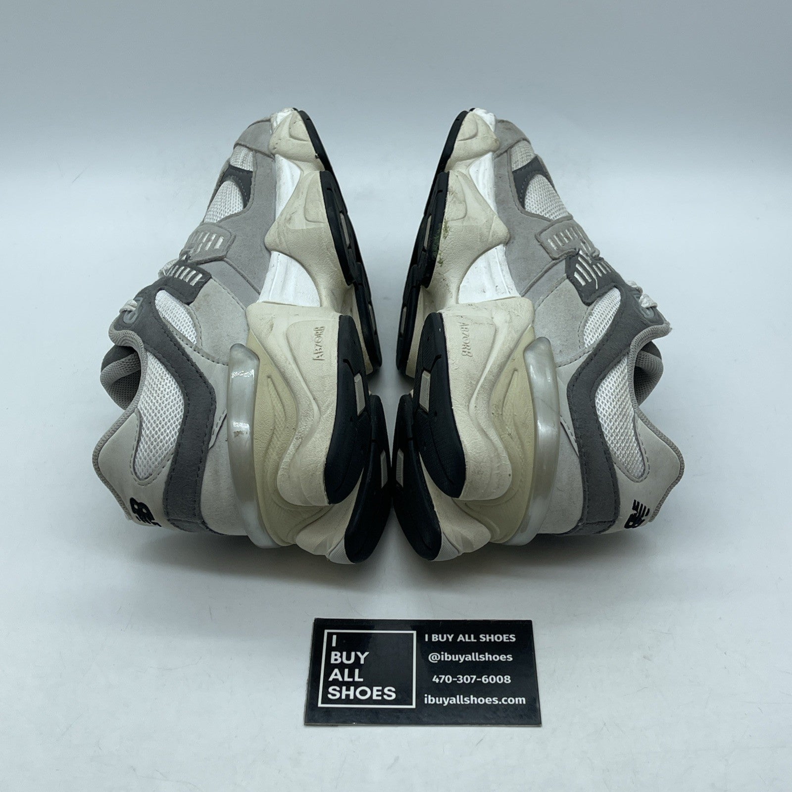 Size 5.5Y - New Balance 9060 Enfants Grey White Suede  (GC9060GY)