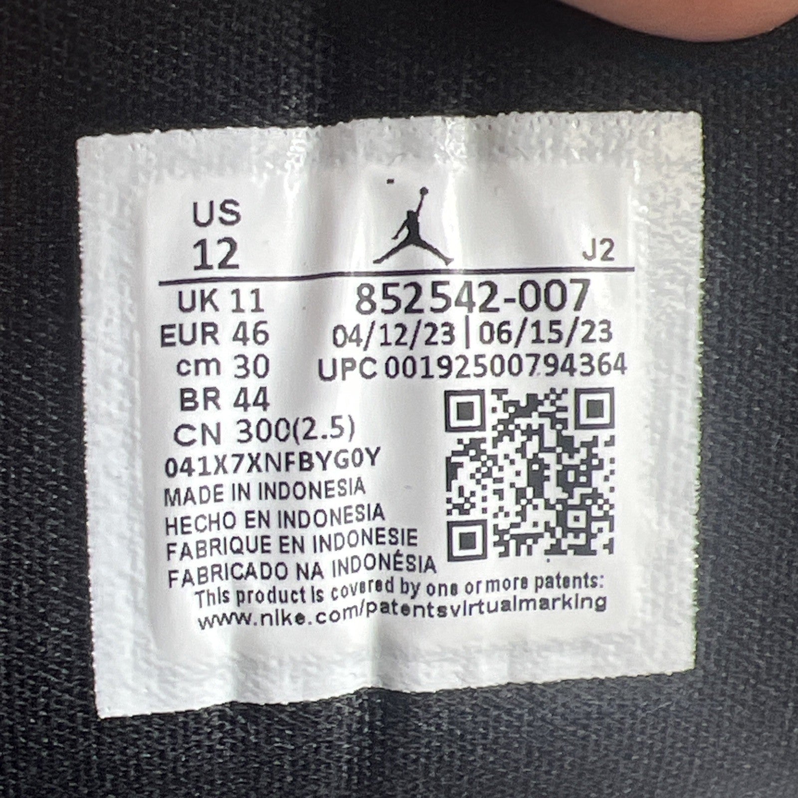 Size 12 - Air Jordan 1 Mid SE Patent Black Gold (852542-007)