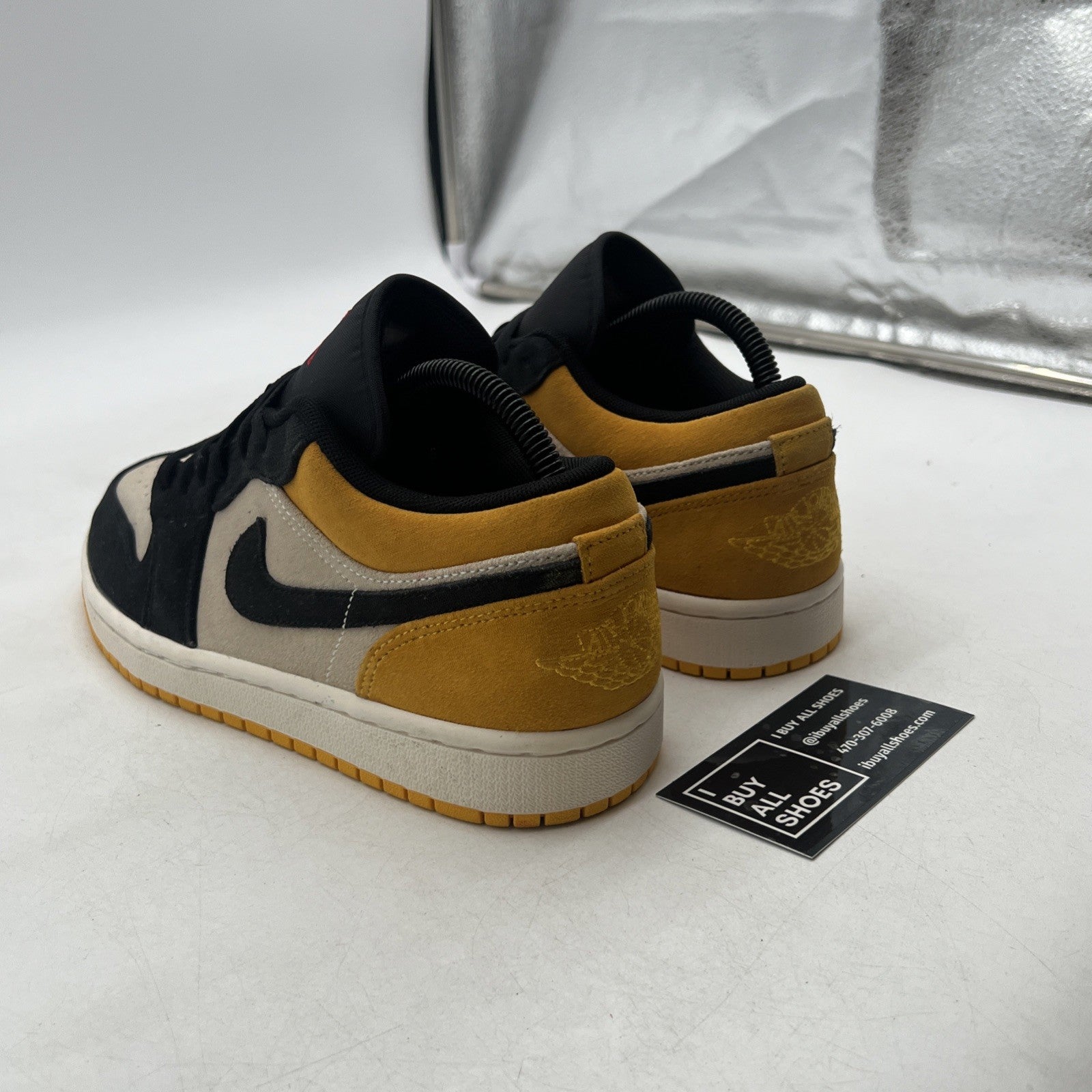 Size 7.5 - Air Jordan 1 Low University Gold (553558-127)