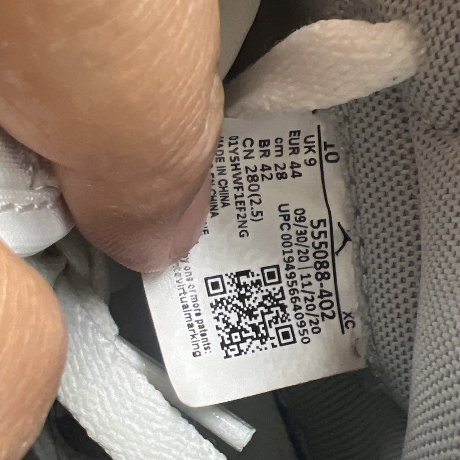 Size 10 - Air Jordan 1 Retro OG High Hyper Royal (555088-402)