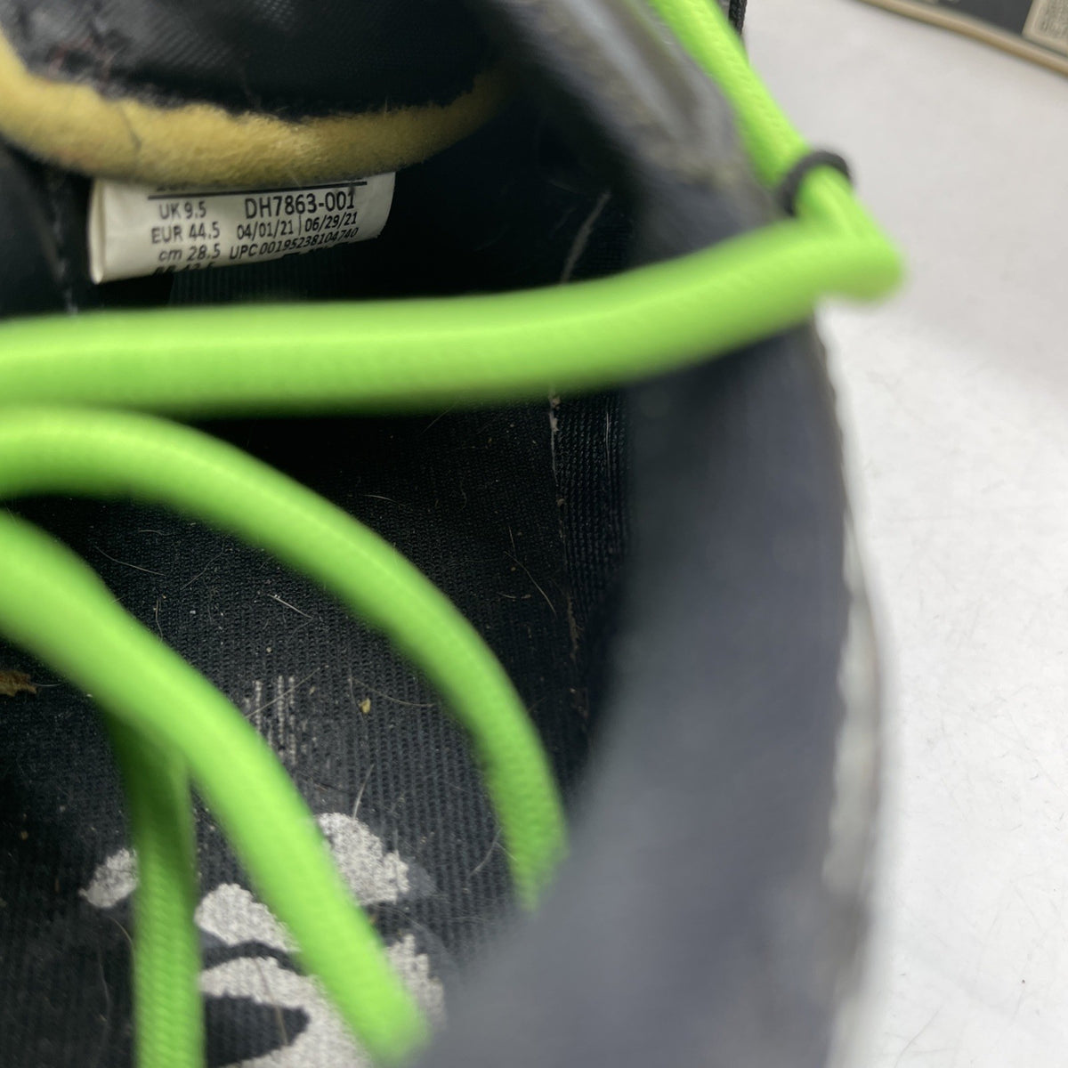 Size 10.5 - Off-White x Nike Blazer Low Black (DH7863-001)