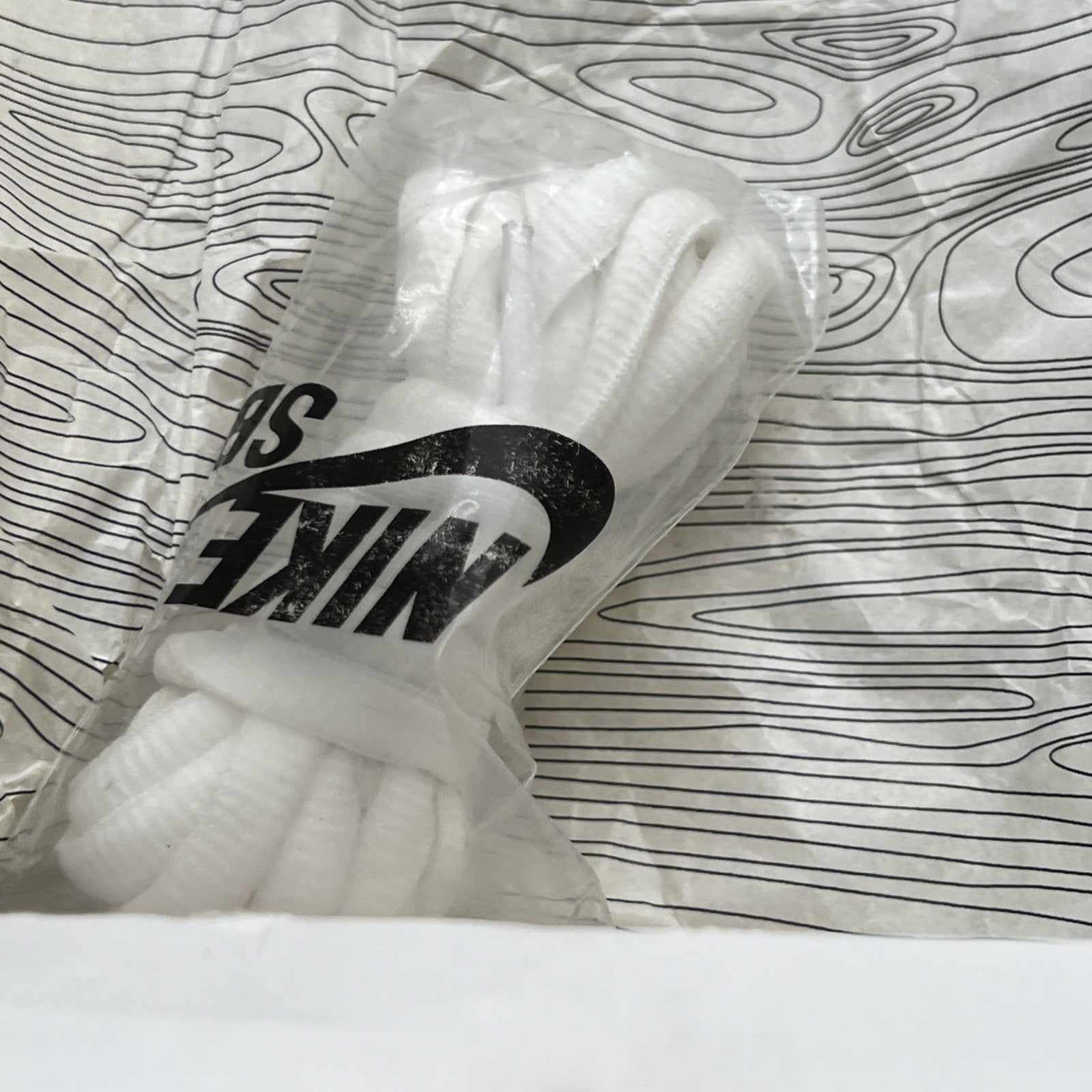 Size 9 - Nike Supreme x Dunk Premium SB Low Red Cement (313170-600)