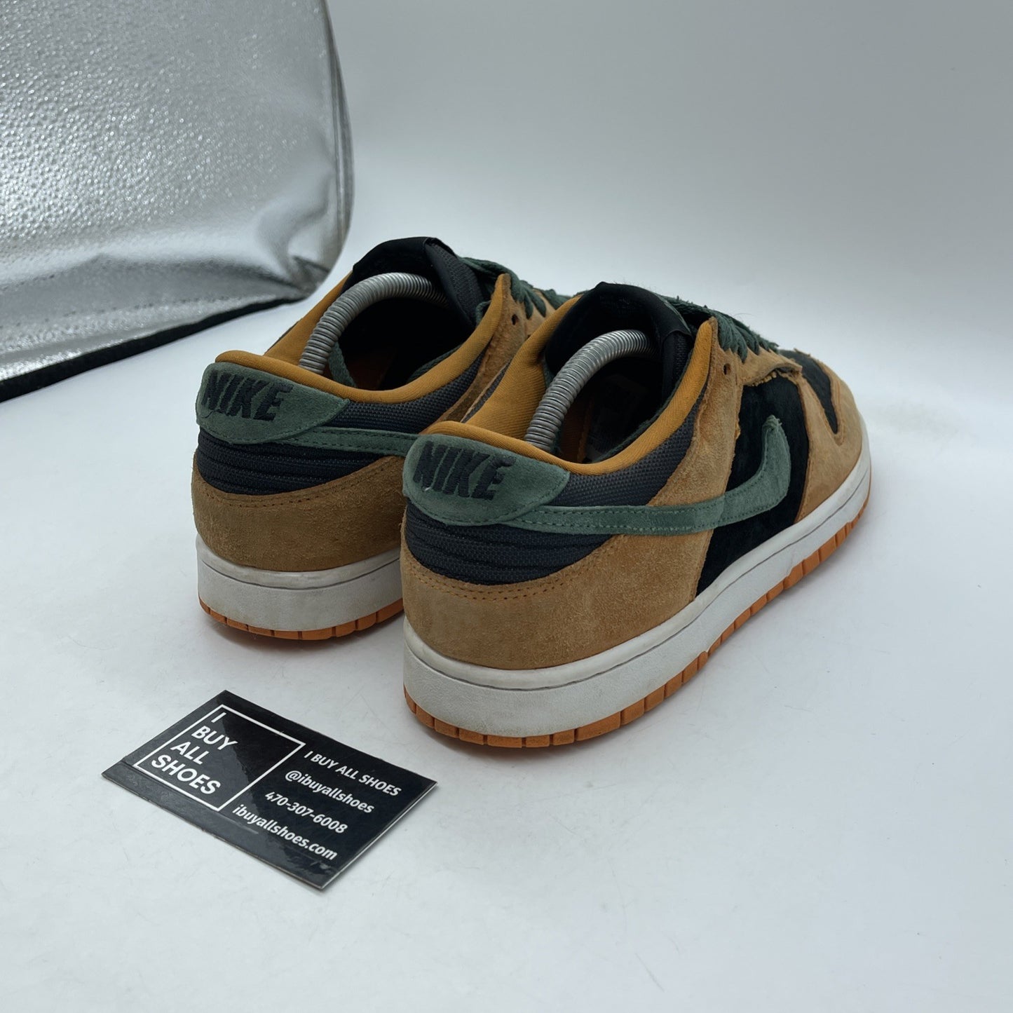 Size 9.5 - Nike Dunk SP Retro 2020 Low Ceramic Orange Green Suede (DA1469-001)