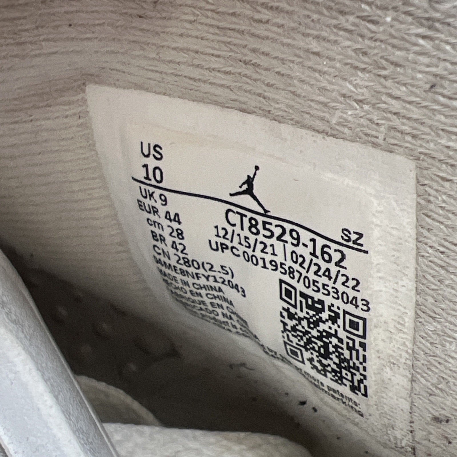 Size 10 - Jordan 6 White and University Red (CT8529-162)