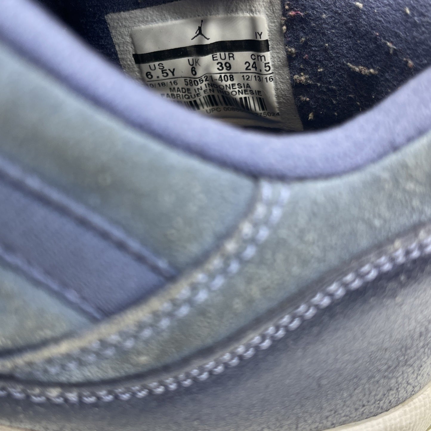 Size 6.5Y (GS) - Jordan 11 Retro Mid Blue Moon Suede (580521-408)