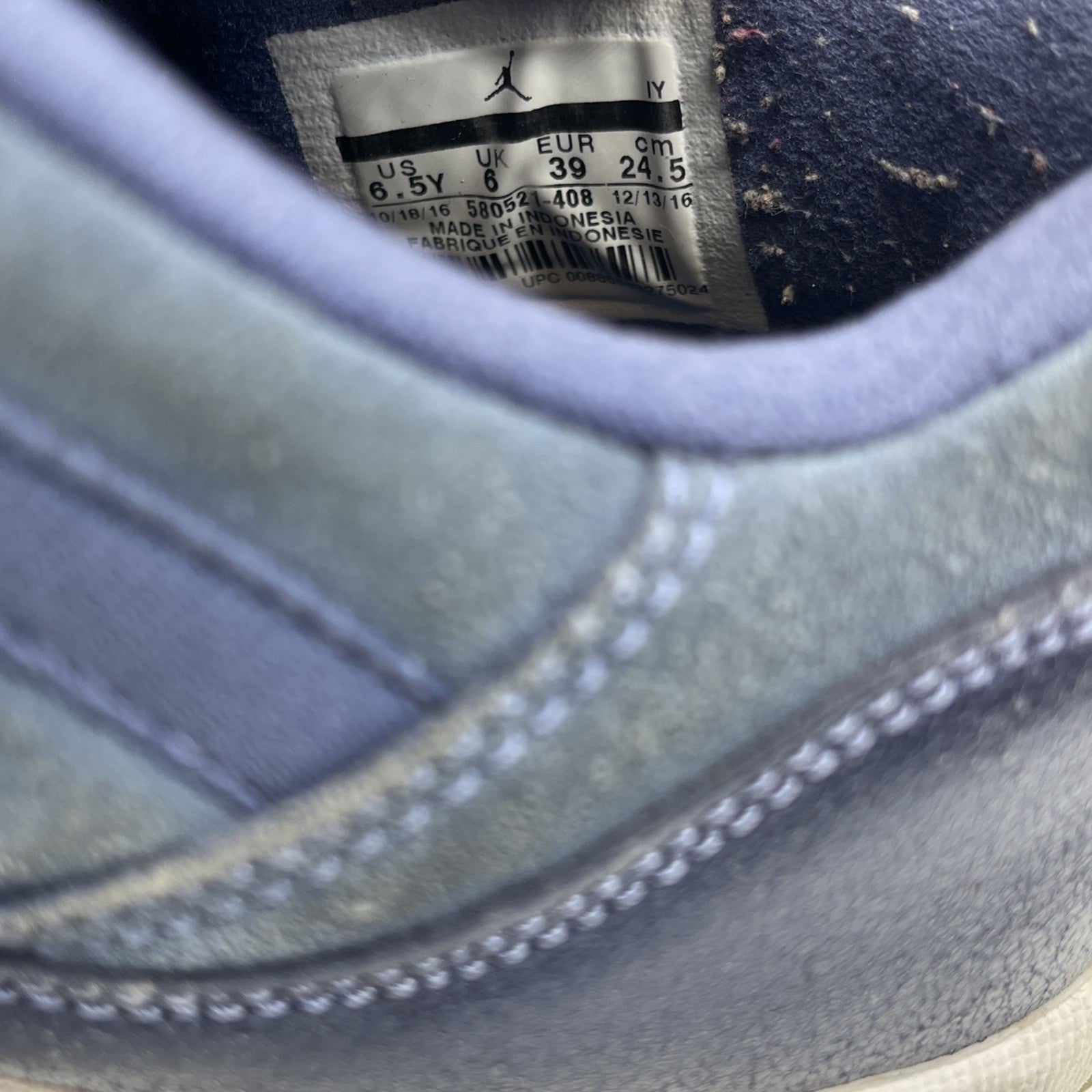 Size 6.5Y (GS) - Jordan 11 Retro Mid Blue Moon Suede (580521-408)