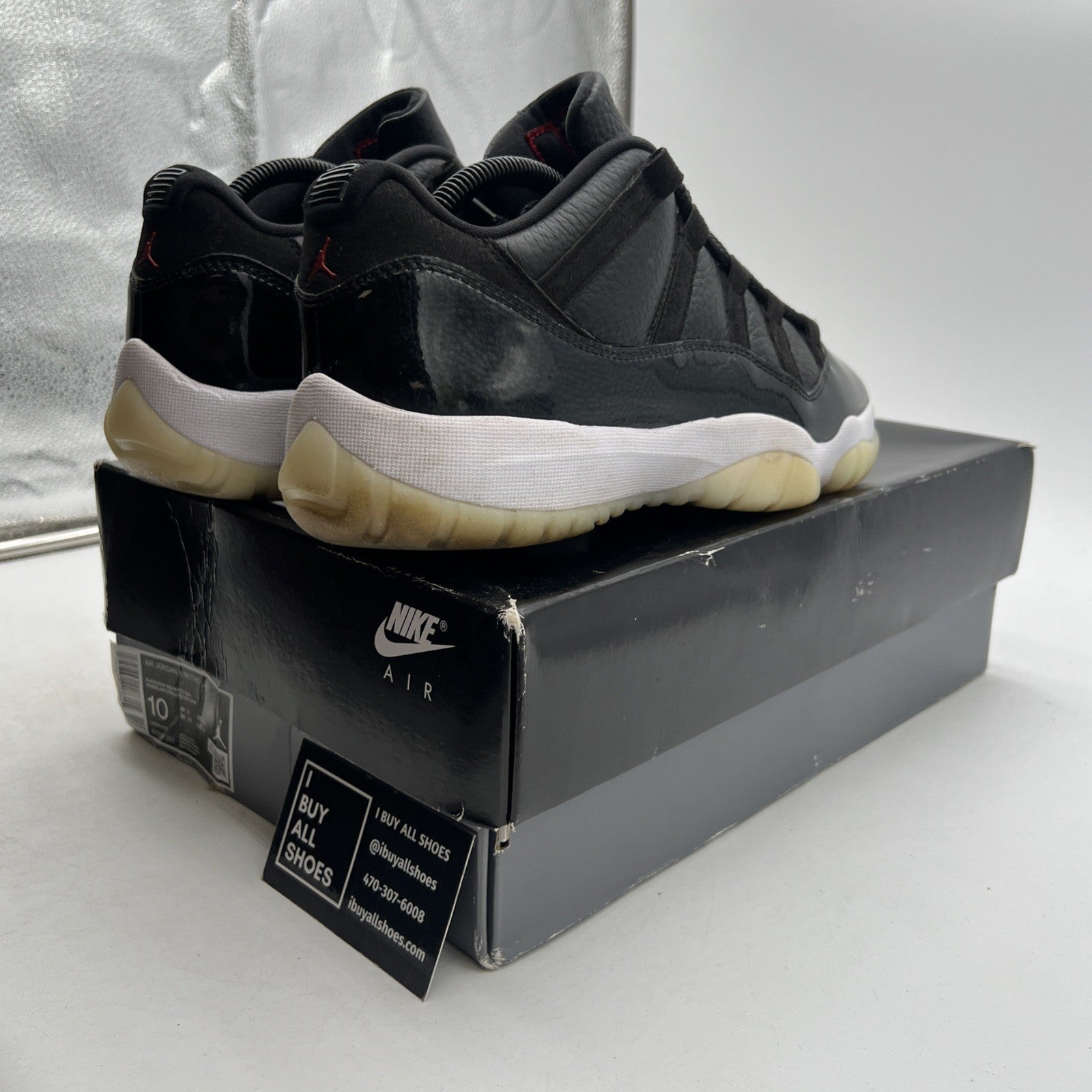 Size 10 - Air Jordan 11 Retro Low 72-10 (AV2187-001)