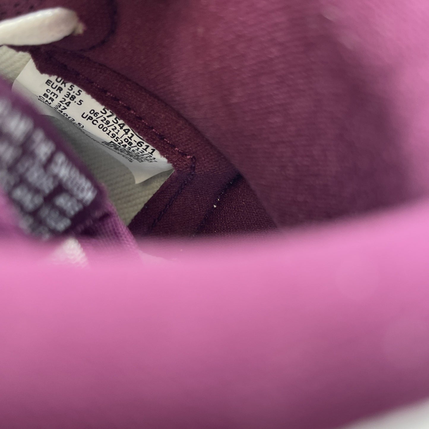 Size 6Y (GS) - Air Jordan 1 Retro OG High Bordeaux (575441-611)