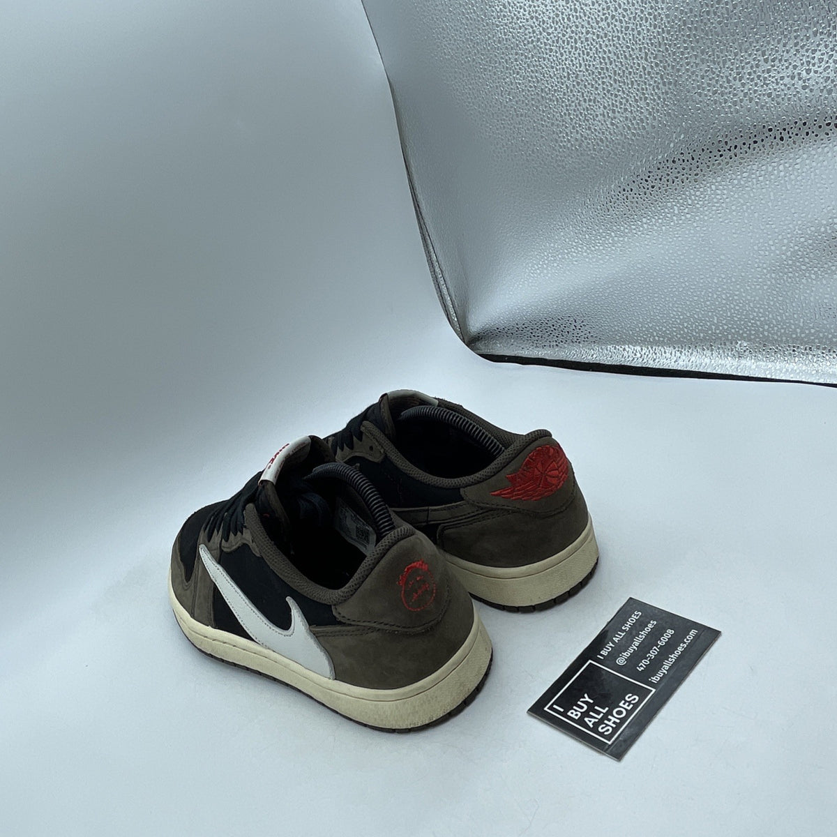 Size 9 - Air Jordan 1 x Travis Scott Low Mocha (CQ4277-001)