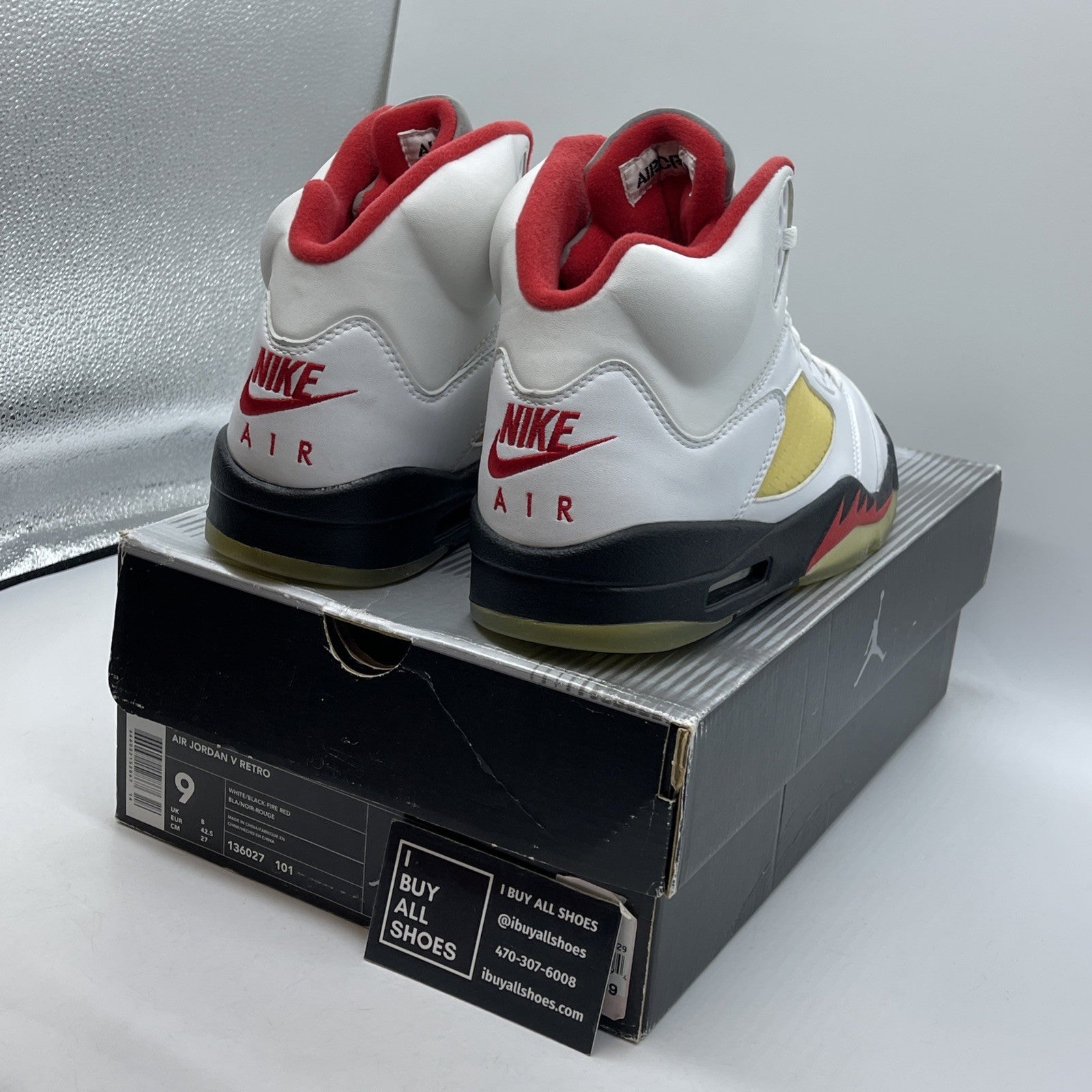 Size 9 - Air Jordan 5 Retro 2000 White Fire Red Black Leather (136027-101)