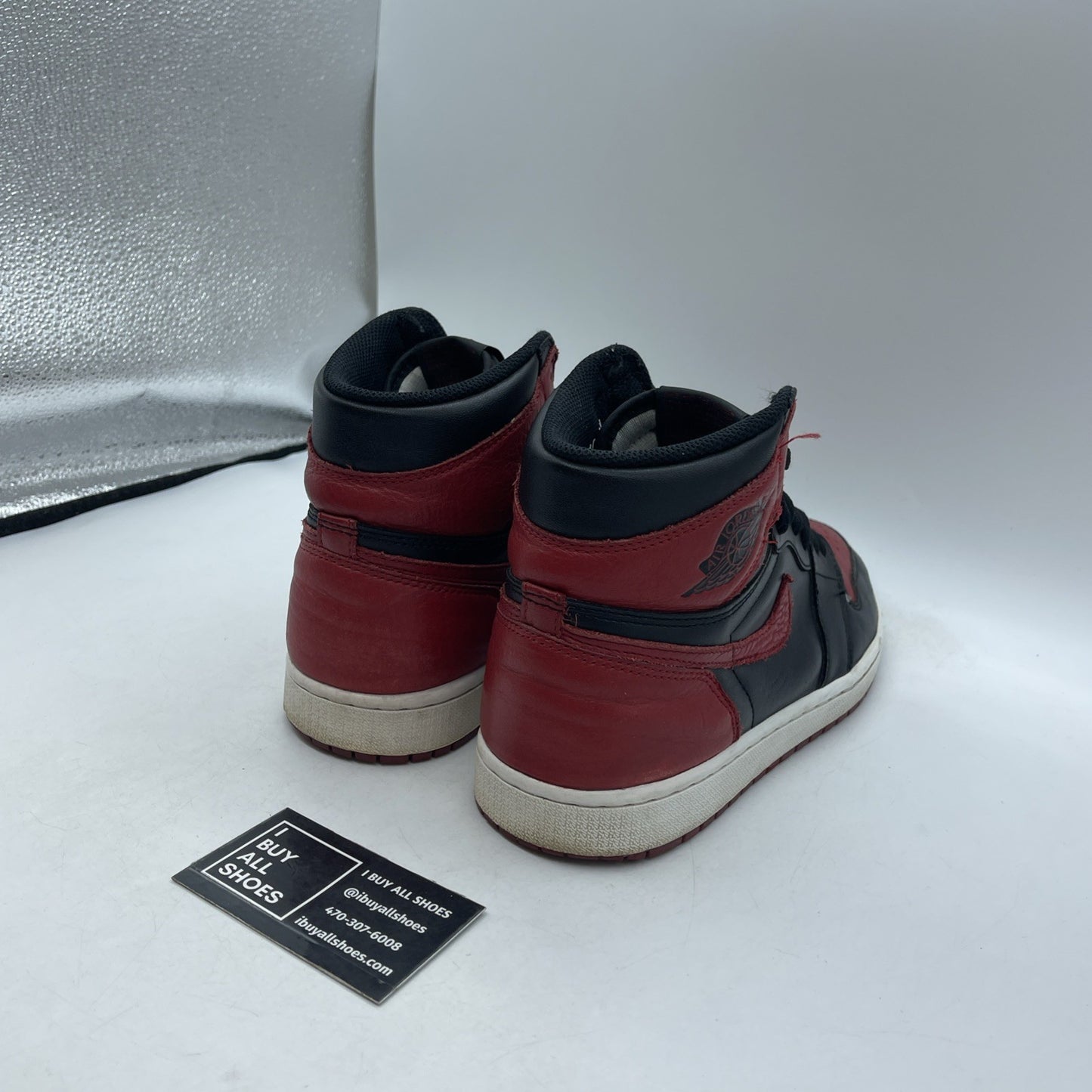 Size 9.5 - Air Jordan 1 Retro OG High Banned Bred (555088-001)