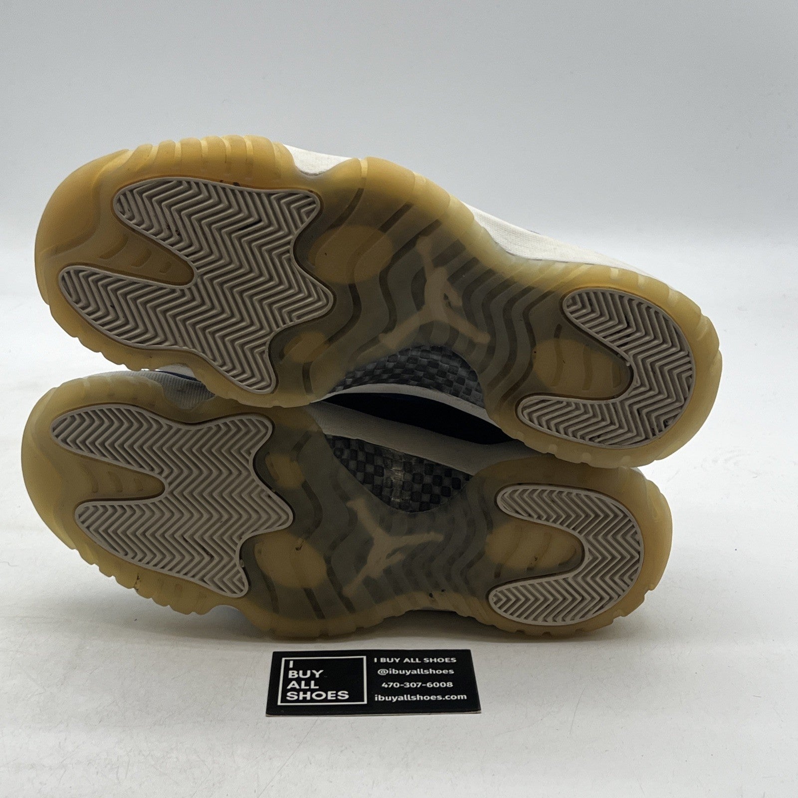 Size 9.5 - Air Jordan 11 Retro Low RE2PECT (AV2187-441)