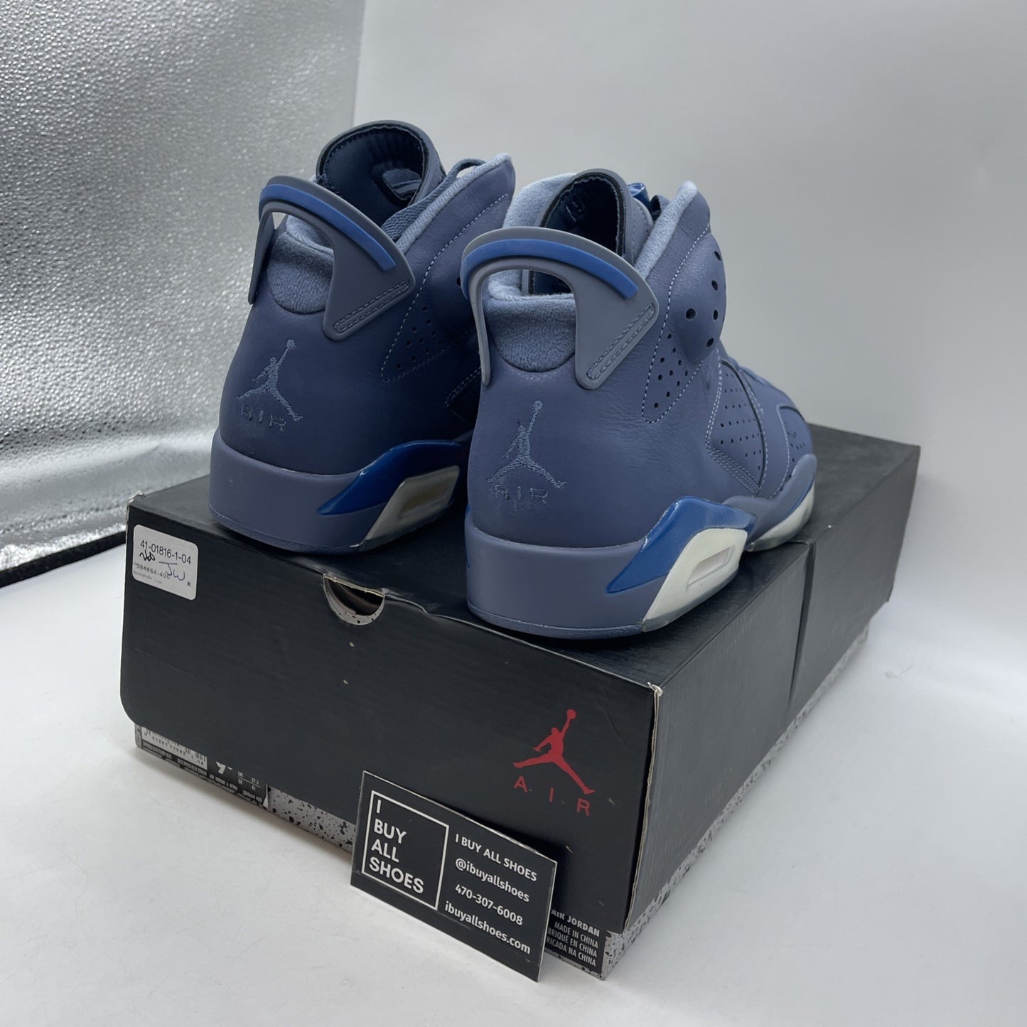 Size 9.5 - Air Jordan 6 Retro Diffused Blue (384664-400)