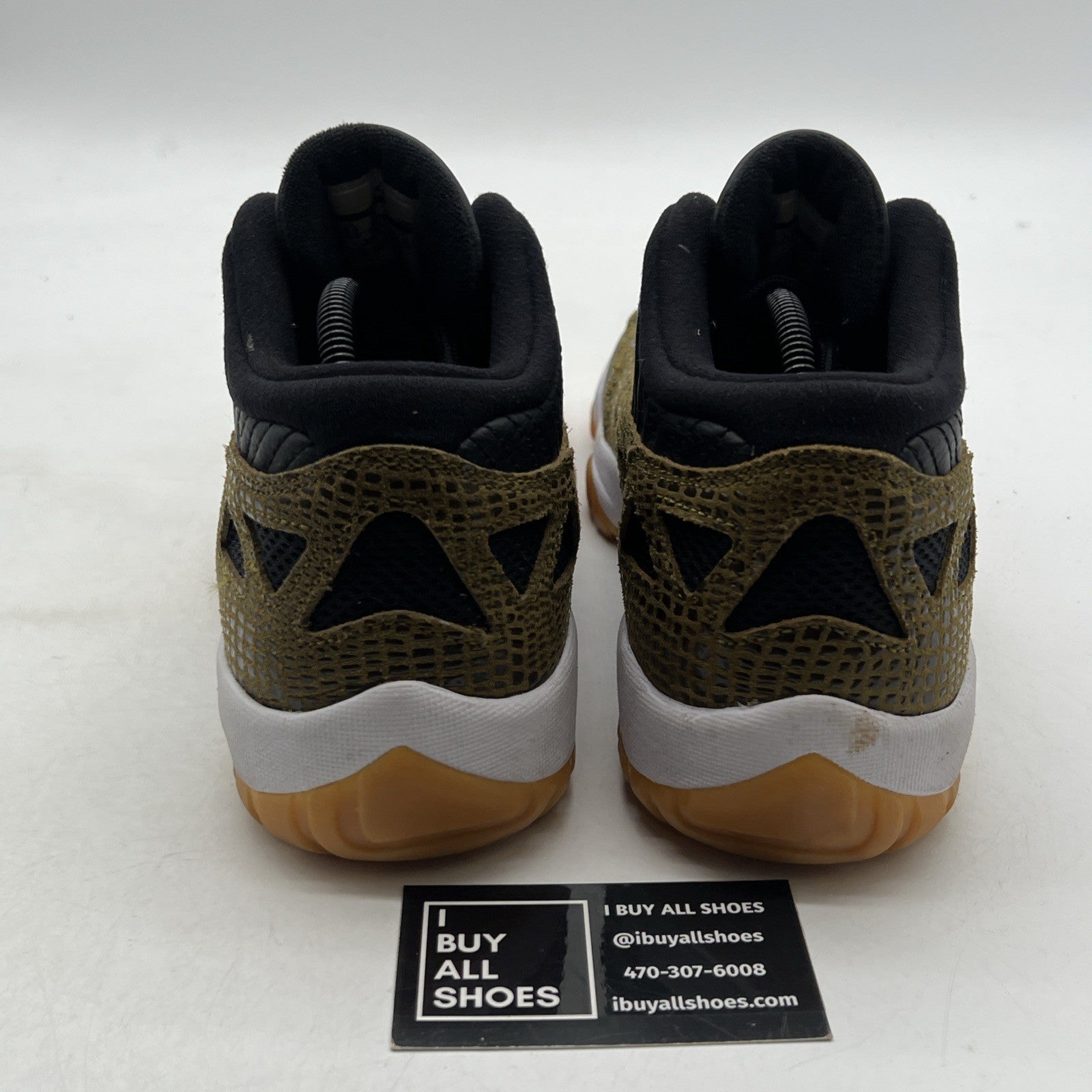 Size 9.5 - Air Jordan 11 IE Low Croc (306008-013)
