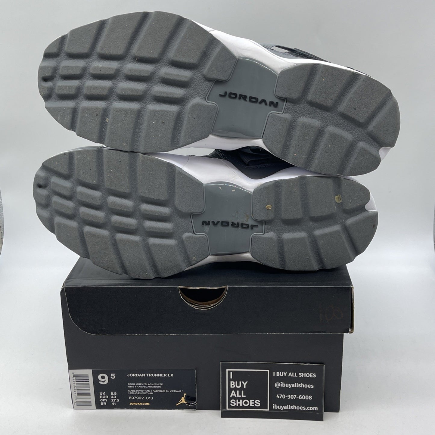 Size 9.5 - Jordan Trunner LX Cool Grey White Suede Leather (897992-013)