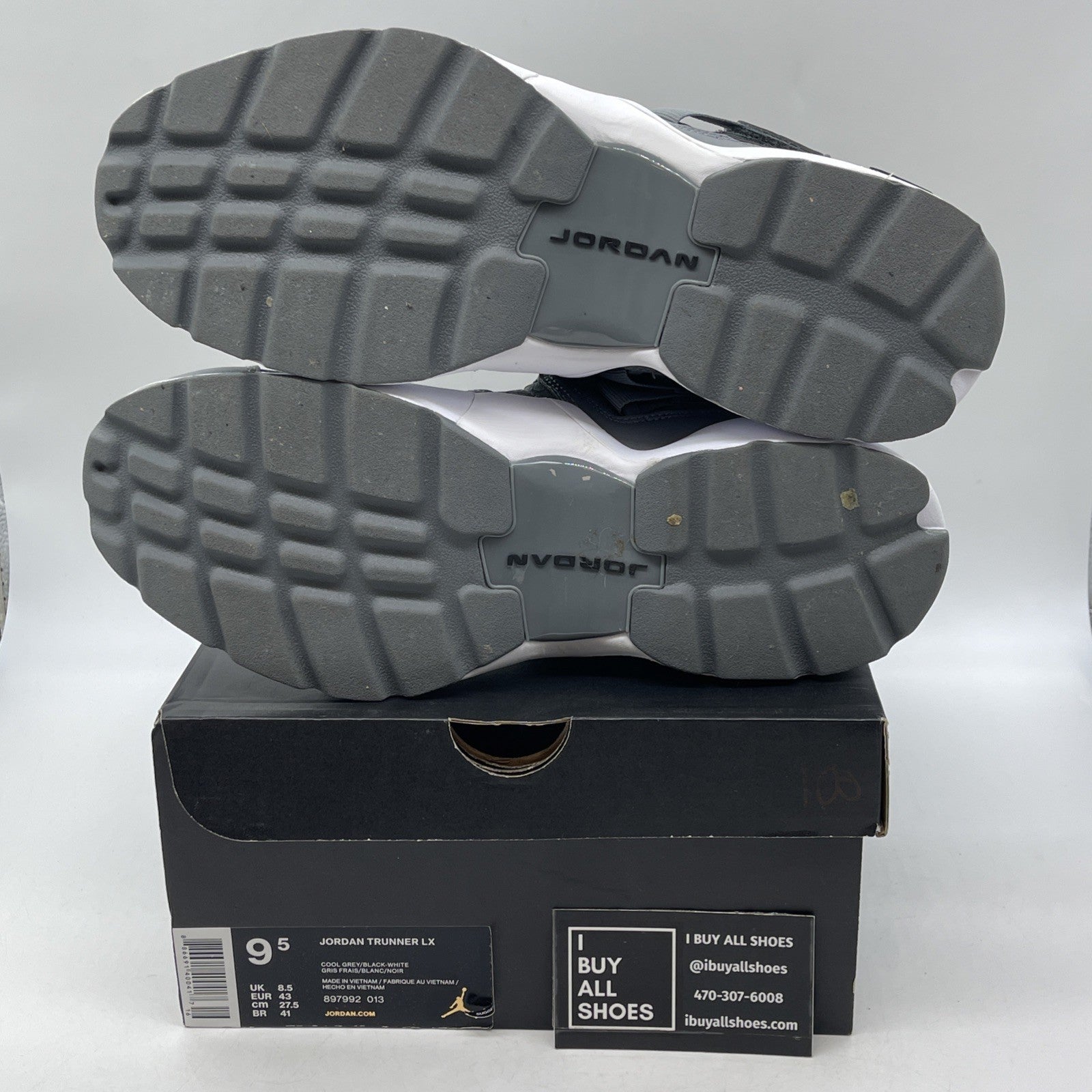 Size 9.5 - Jordan Trunner LX Cool Grey White Suede Leather (897992-013)