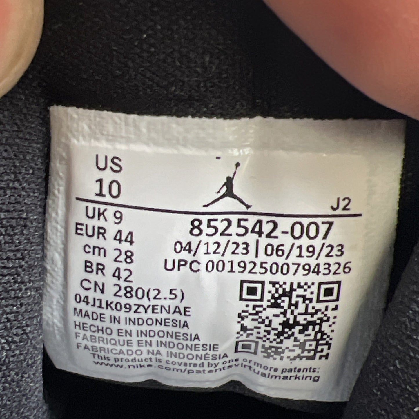 Size 10 - Air Jordan 1 Mid SE Patent Black Gold (852542-007)