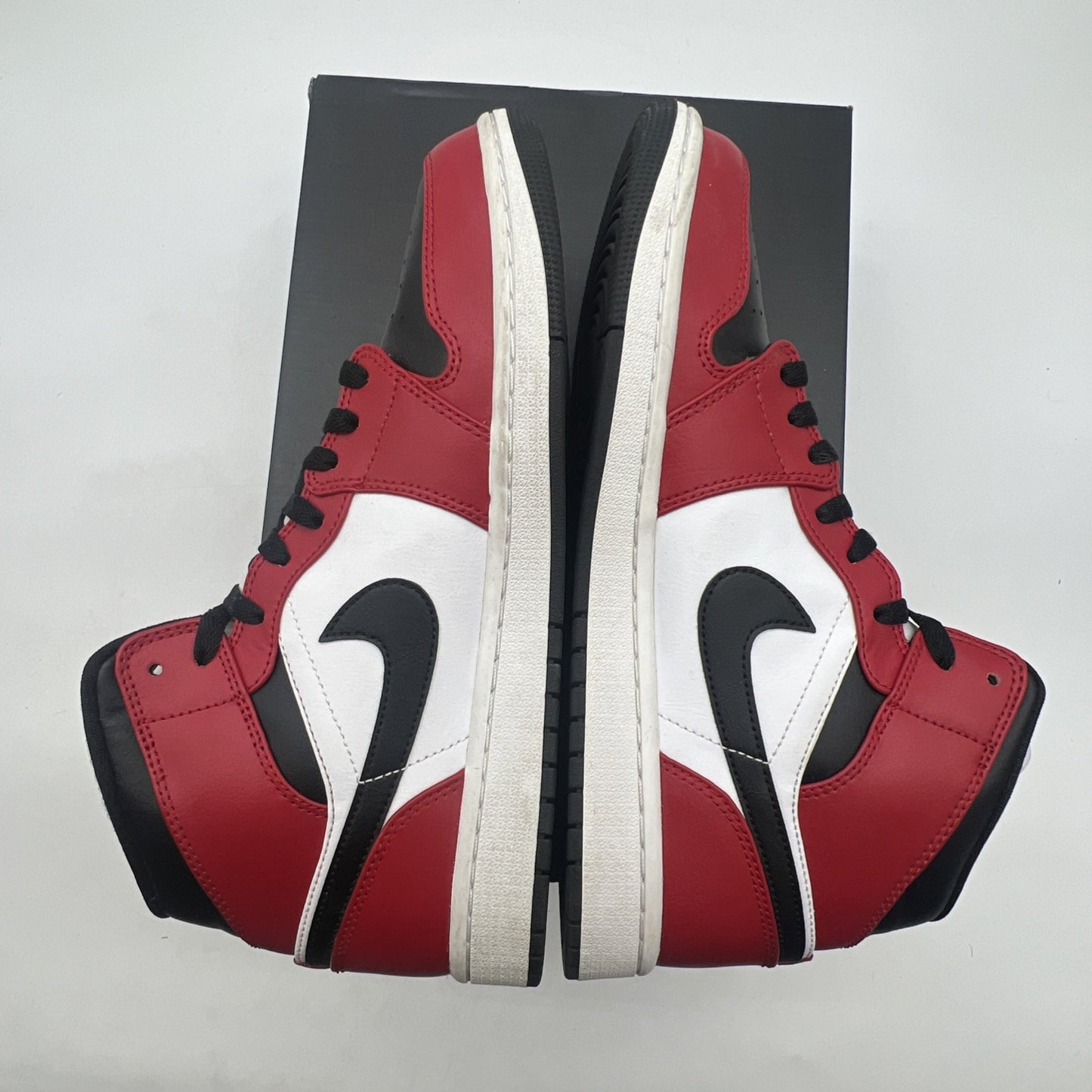 Size 10 - Air Jordan 1 Mid Chicago Black Toe 2020 (554724-069)
