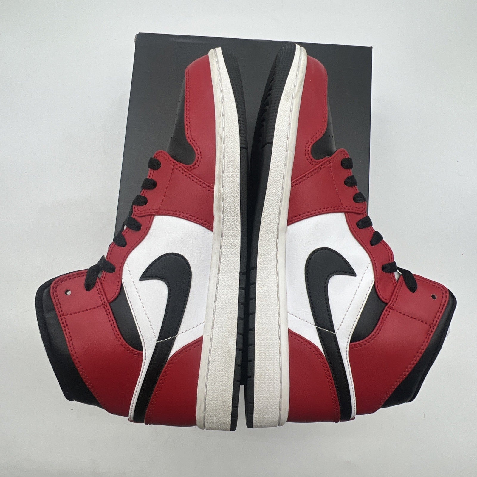 Size 10 - Air Jordan 1 Mid Chicago Black Toe 2020 (554724-069)