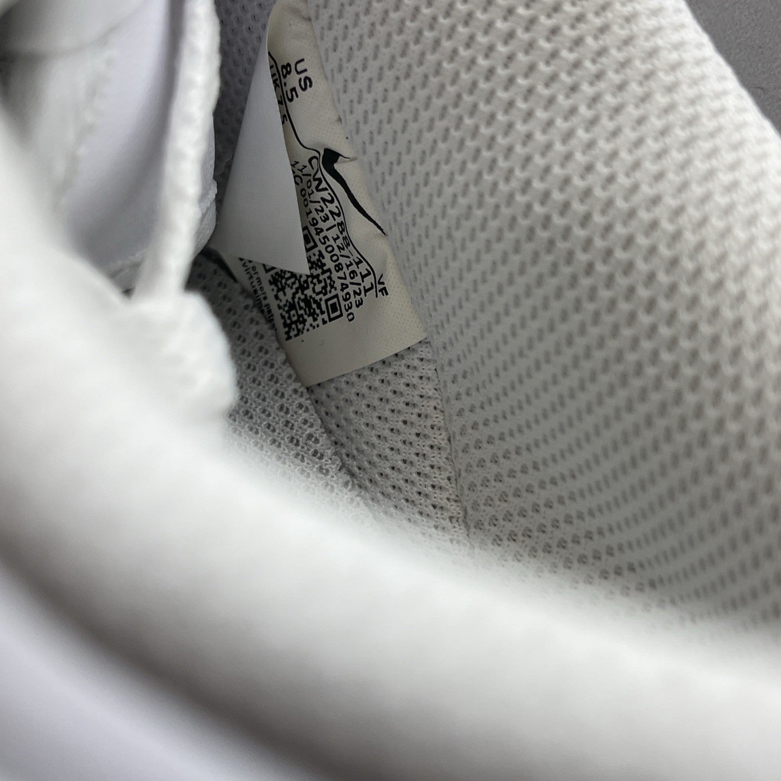 Size 8.5 - Nike Air Force 1 '07 Low Triple White Leather (CW2288-111)
