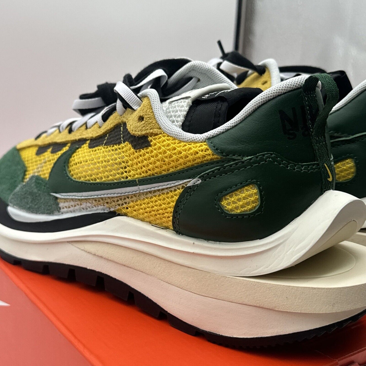 Size 10.5 - Nike VaporWaffle Sacai Tour Yellow Green Breathable Black Foam Cream