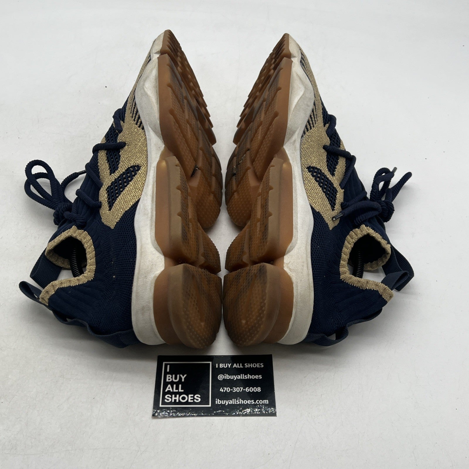 Size 11 - SIA Collective “Rams”