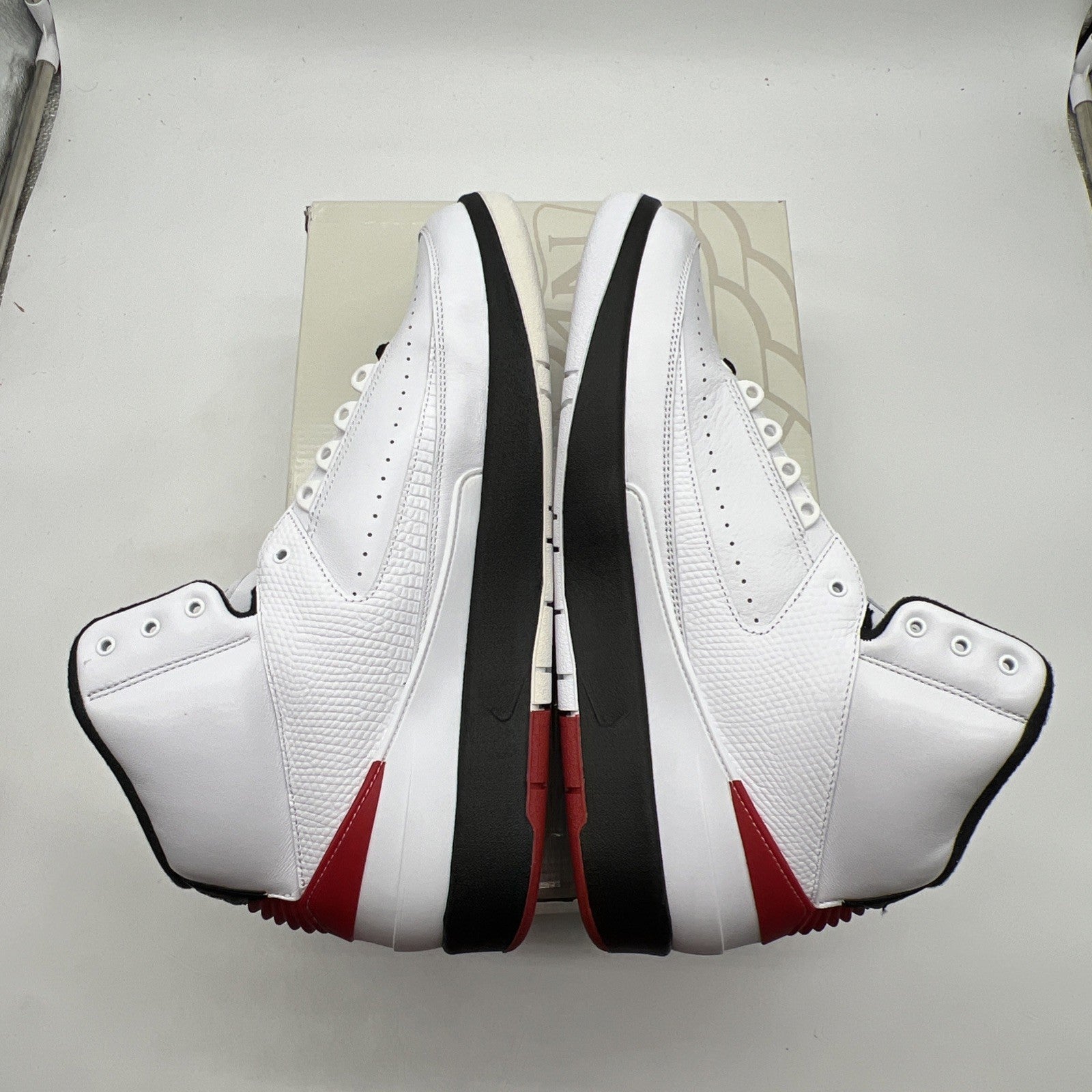 Size 13 - Air Jordan 2 Retro Mid Chicago (DX2454-106)