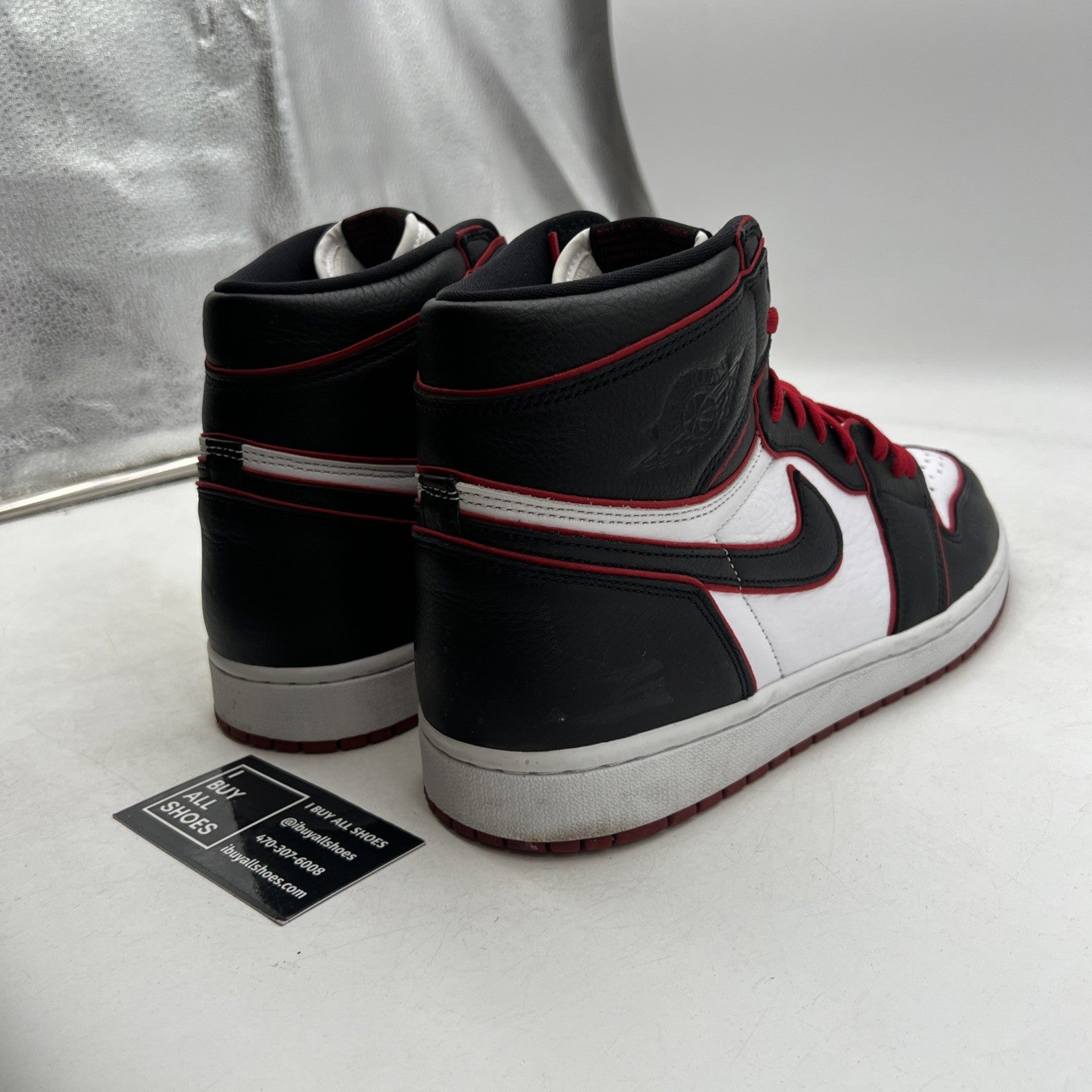 Size 13 - Air Jordan 1 Retro High OG Bloodline 2019 (555088-062)