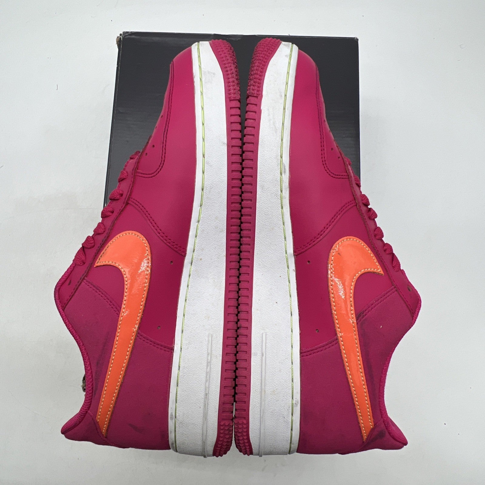 Size 10 - Nike Air Force 1 '07 LV8 World Tour (DD9540-600)