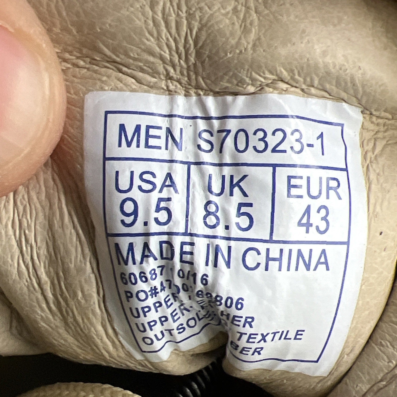 Size 9 - Saucony Feature x Courageous Bacon & Eggs (S70323-1)