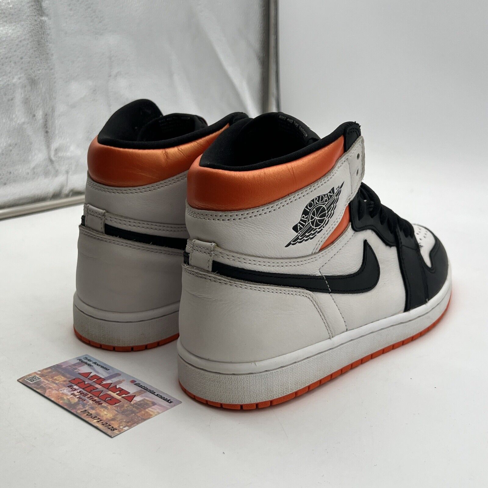 Size 9 - Air Jordan 1 Retro High Electro Orange (555088-180)