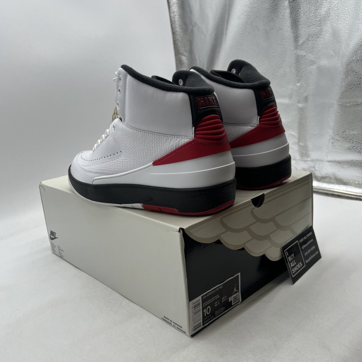Size 10 - Air Jordan 2 Retro Mid Chicago (DX2454-106)