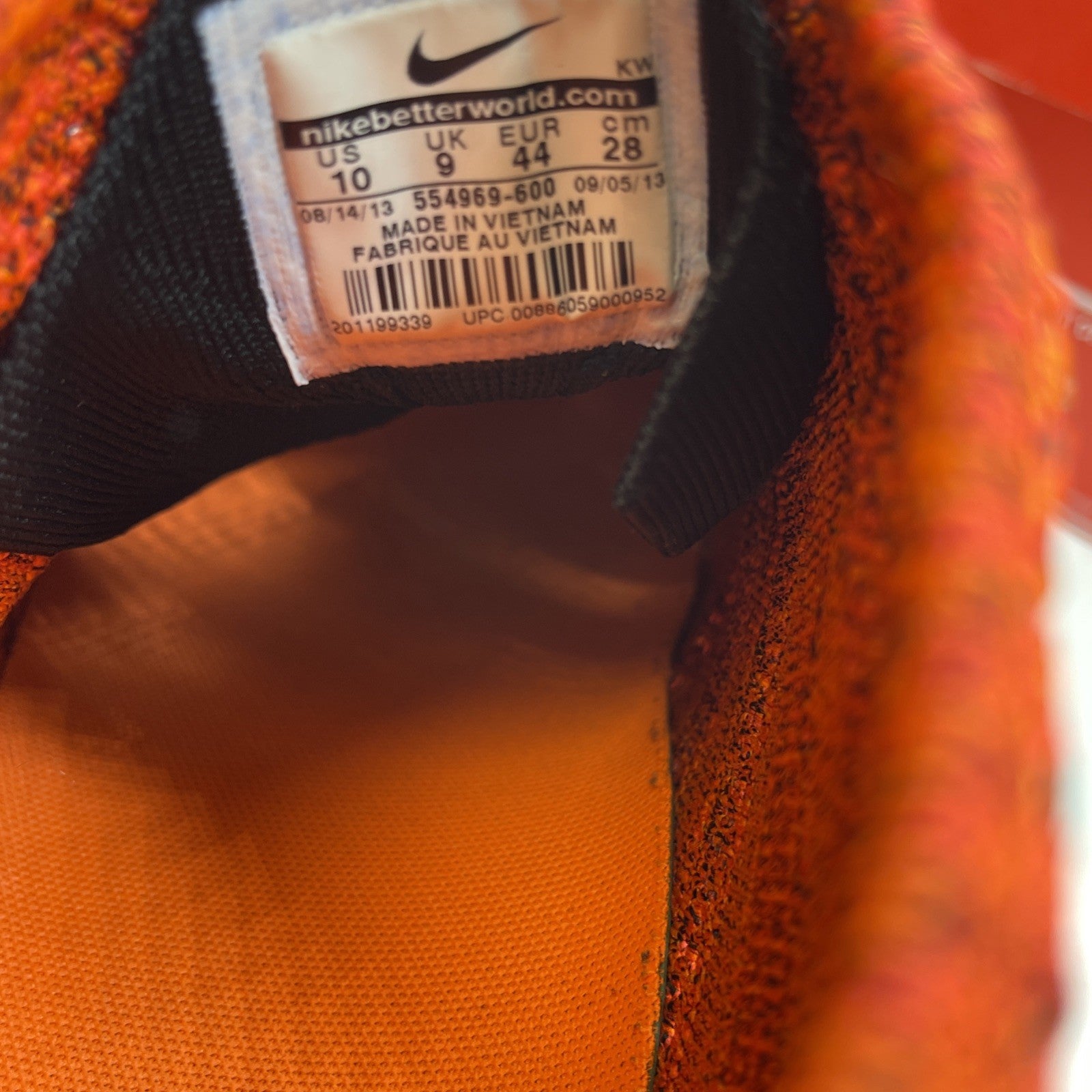 Size 10 - nike flyknit chukka Lunarlon (554969-500)