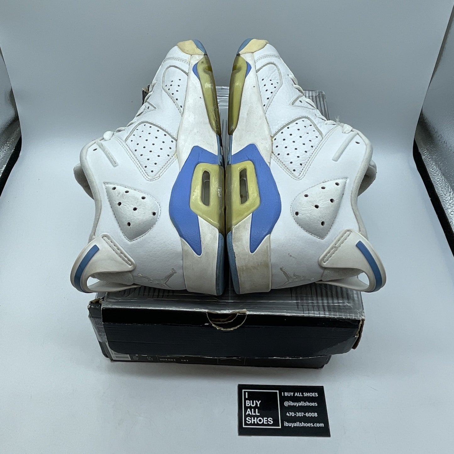 Size 10.5 - Air Jordan 6 Retro Low University Blue White Leather (304401-141)