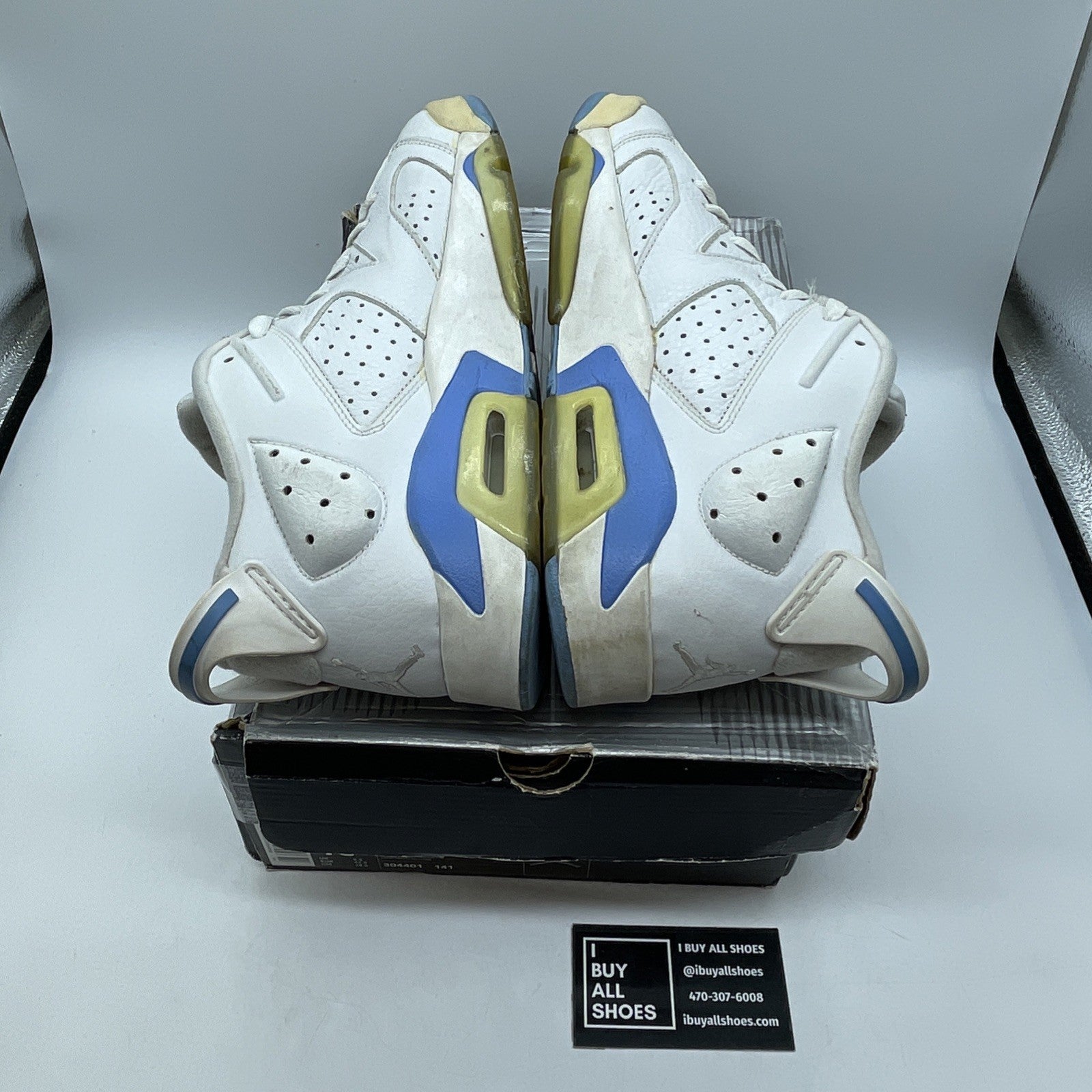Size 10.5 - Air Jordan 6 Retro Low University Blue White Leather (304401-141)
