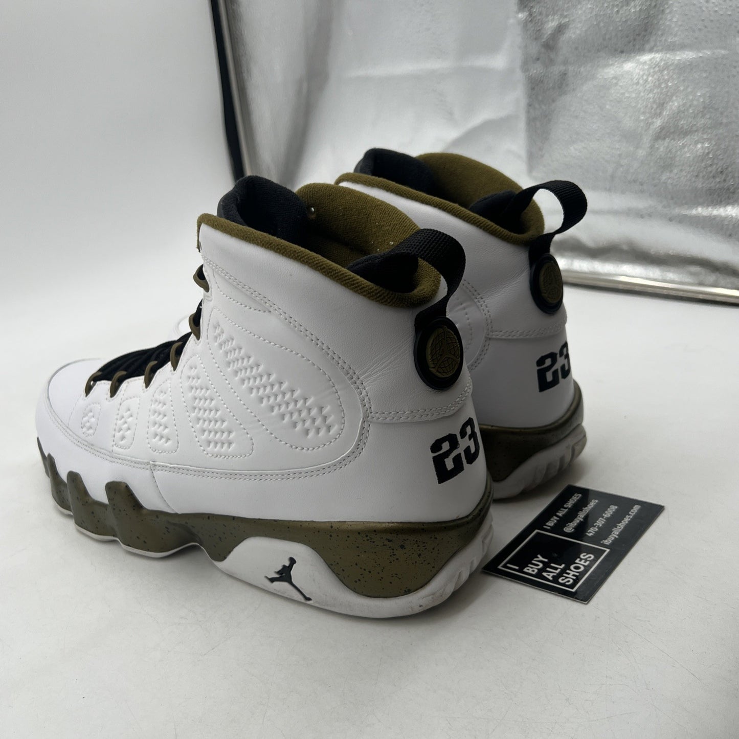 Size 12 - Air Jordan 9 Retro Statue (302370-109)