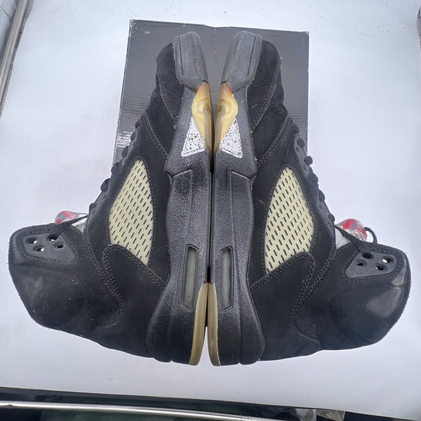 Size 10.5 - Air Jordan 5 Retro 2011 Black Metallic (136027-010)