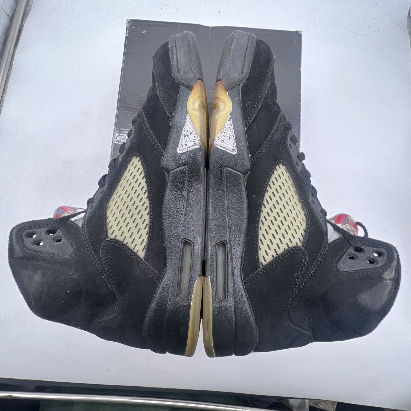 Size 10.5 - Air Jordan 5 Retro 2011 Black Metallic (136027-010)