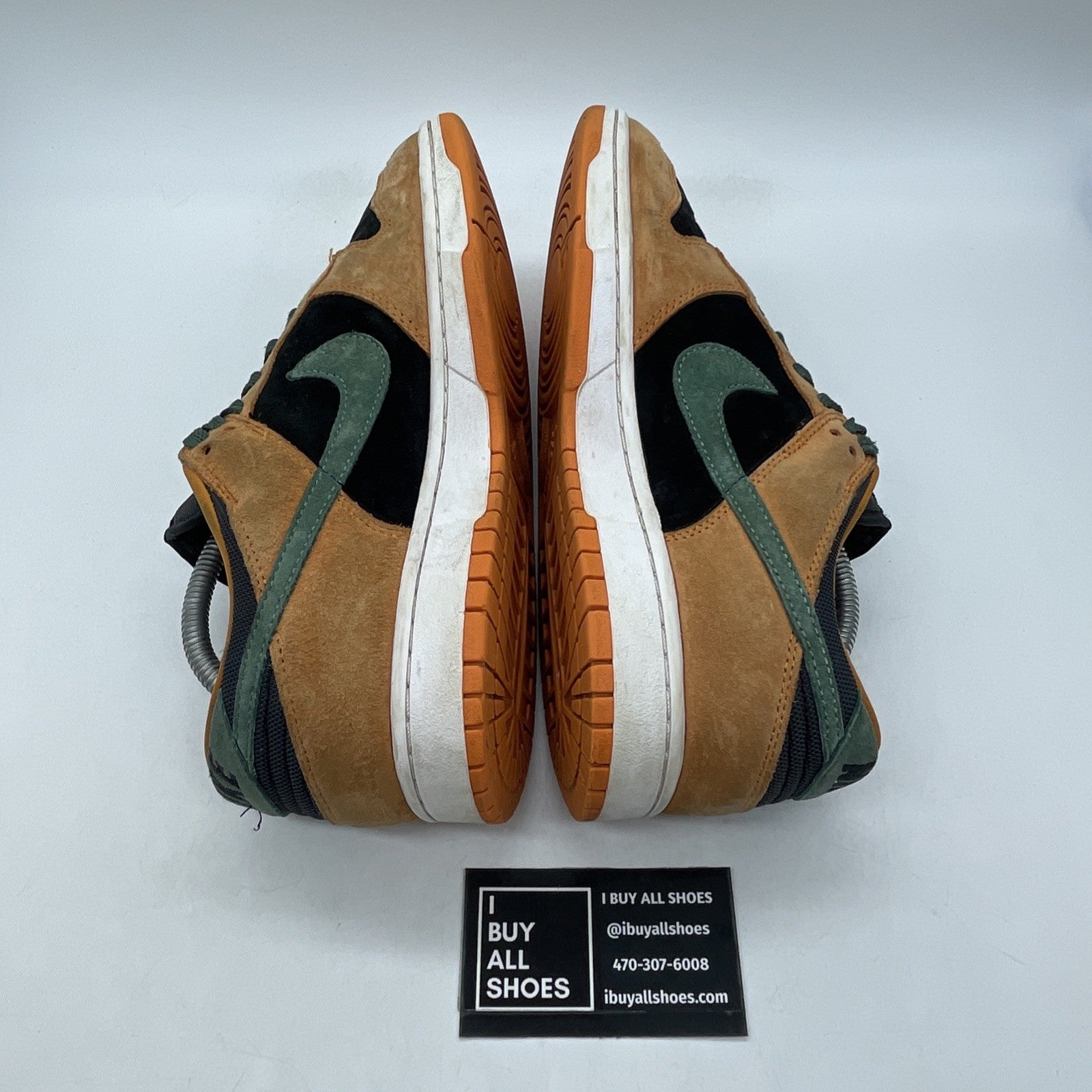 Size 9.5 - Nike Dunk SP Retro 2020 Low Ceramic Orange Green Suede (DA1469-001)