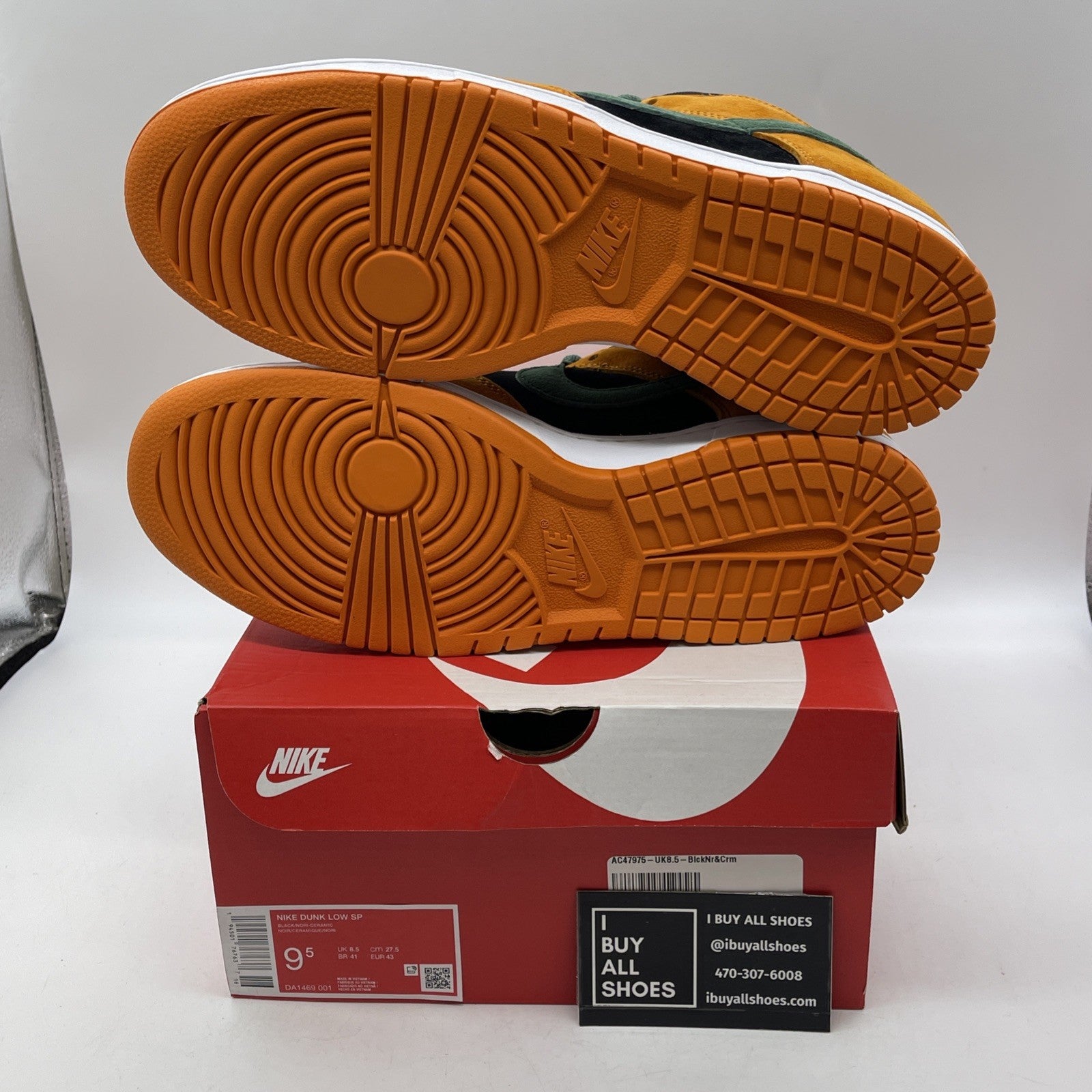 Size 9.5 - Nike Dunk SP Retro 2020 Low Ceramic Orange Suede (DA1469-001)