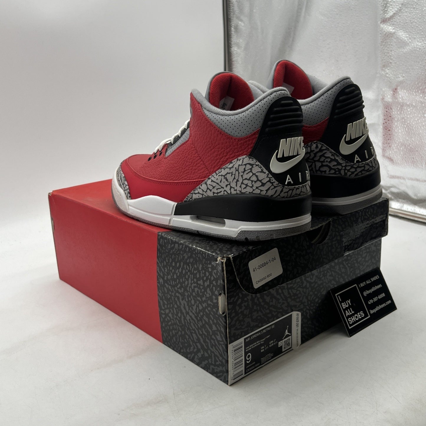 Size 9 - Air Jordan 3 Retro SE Mid Unite (CK5692-600)