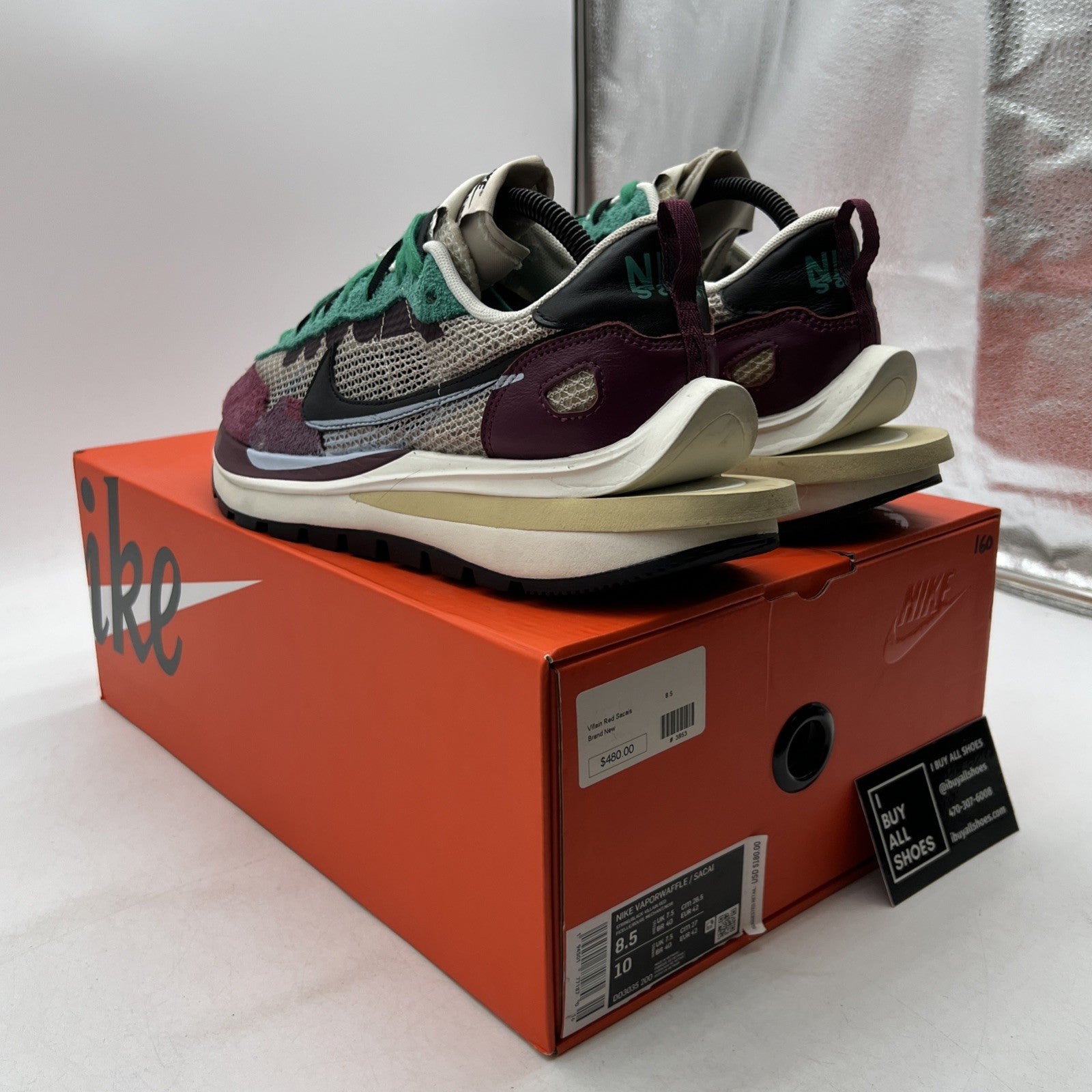 Size 8.5 - Nike sacai x VaporWaffle SP Villain Red (DD3035-200)