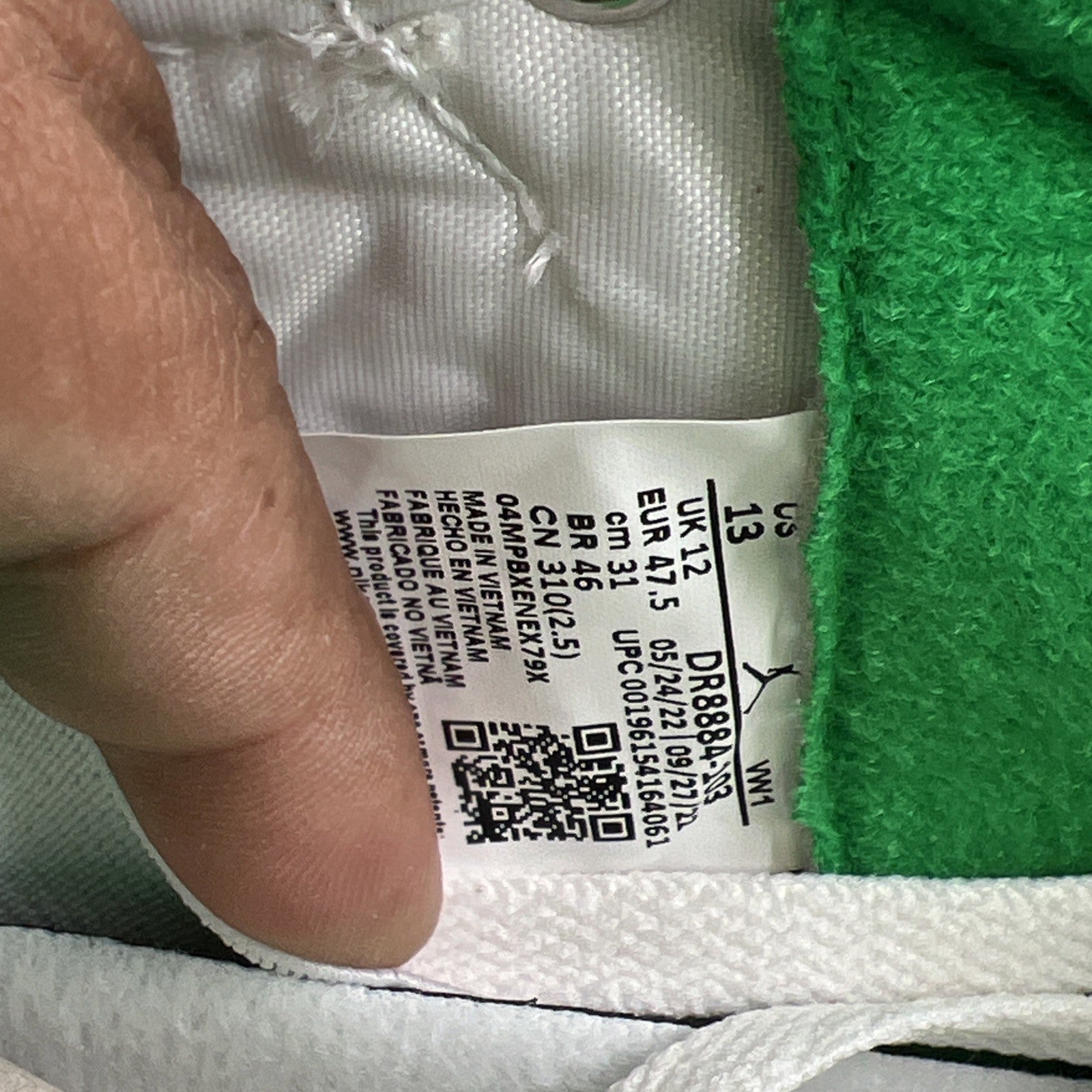 Size 13 - Air Jordan 2 Retro Lucky Green (DR8884-103)