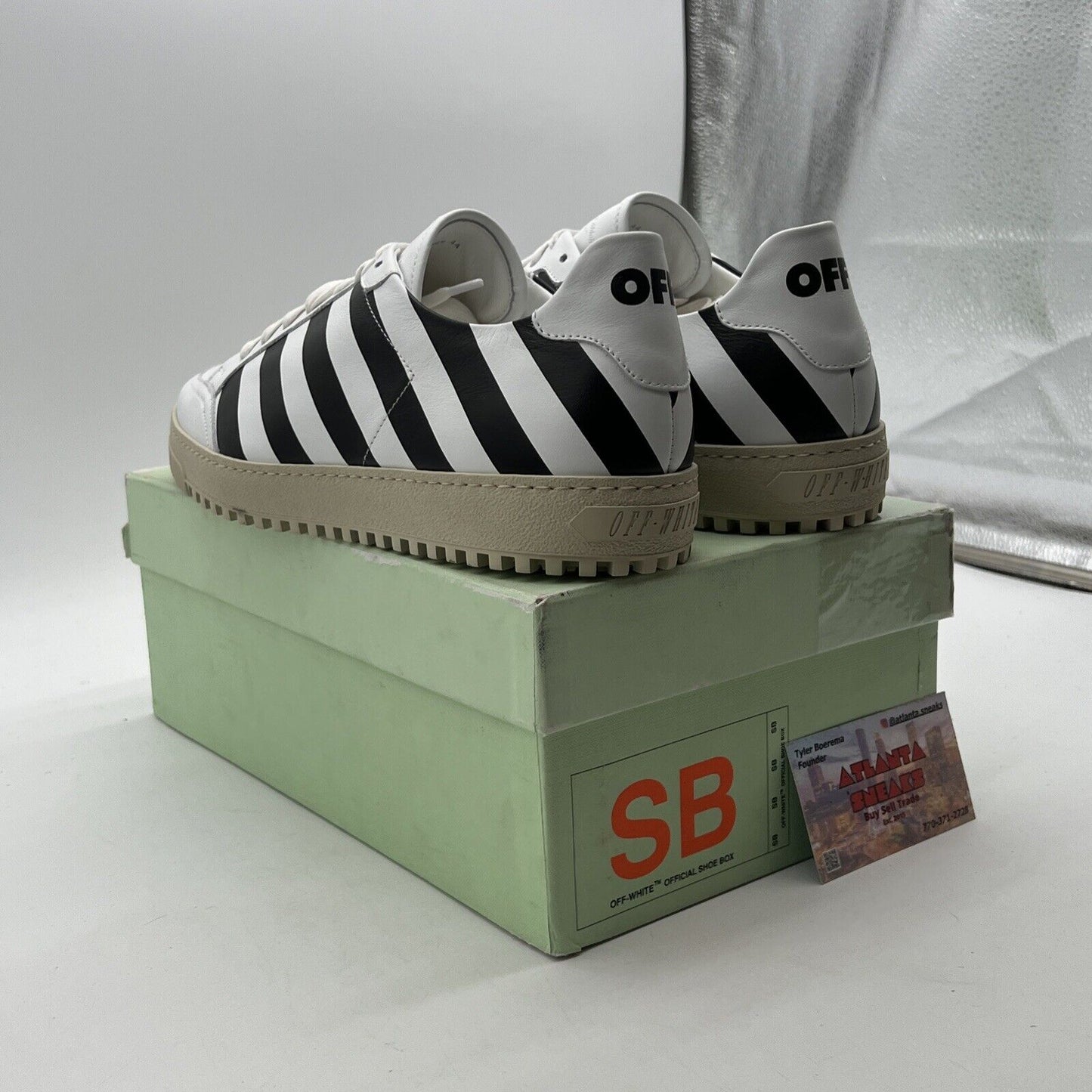 Size 11 - Off White c/o Virgil Abloh Carryover Black White Mens Sneakers