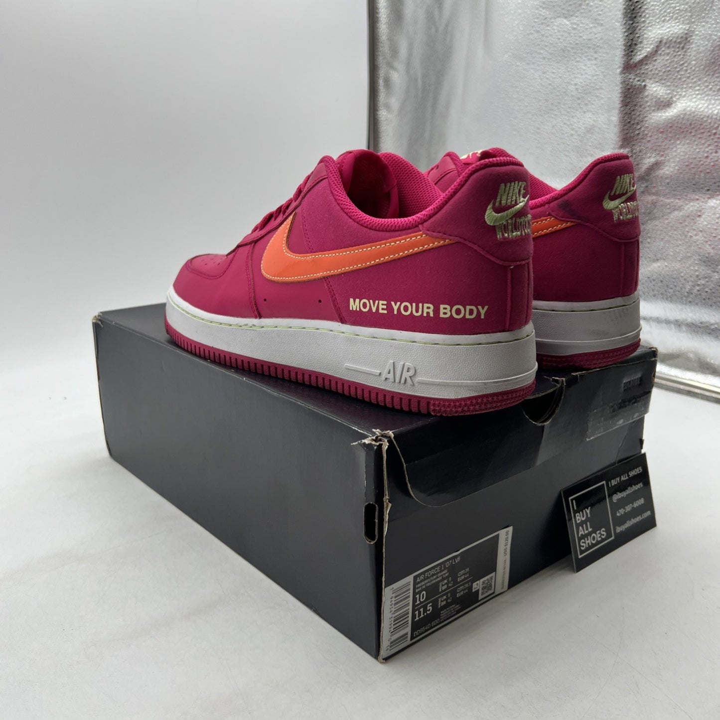 Size 10 - Nike Air Force 1 '07 LV8 World Tour (DD9540-600)