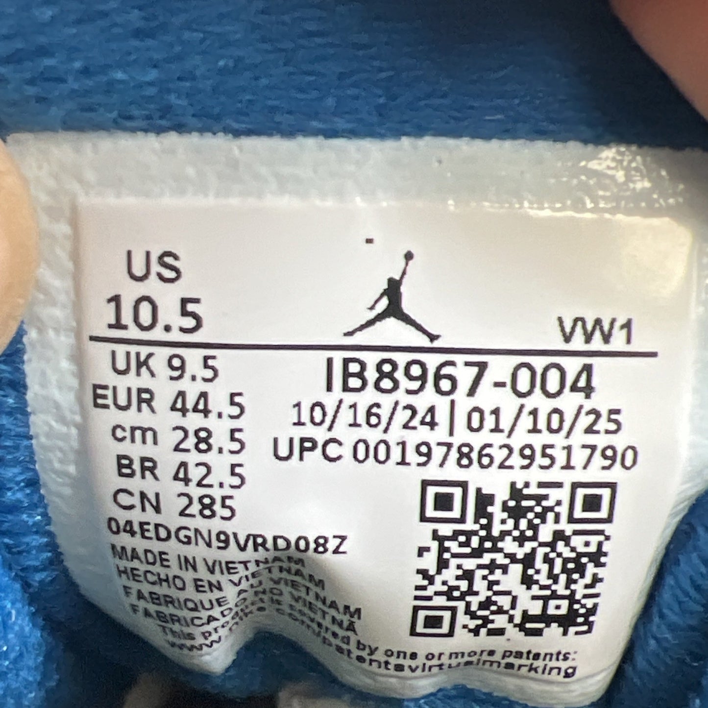 Size 10.5 - Air Jordan 3 Retro OG Rare Air (IB8967-004)