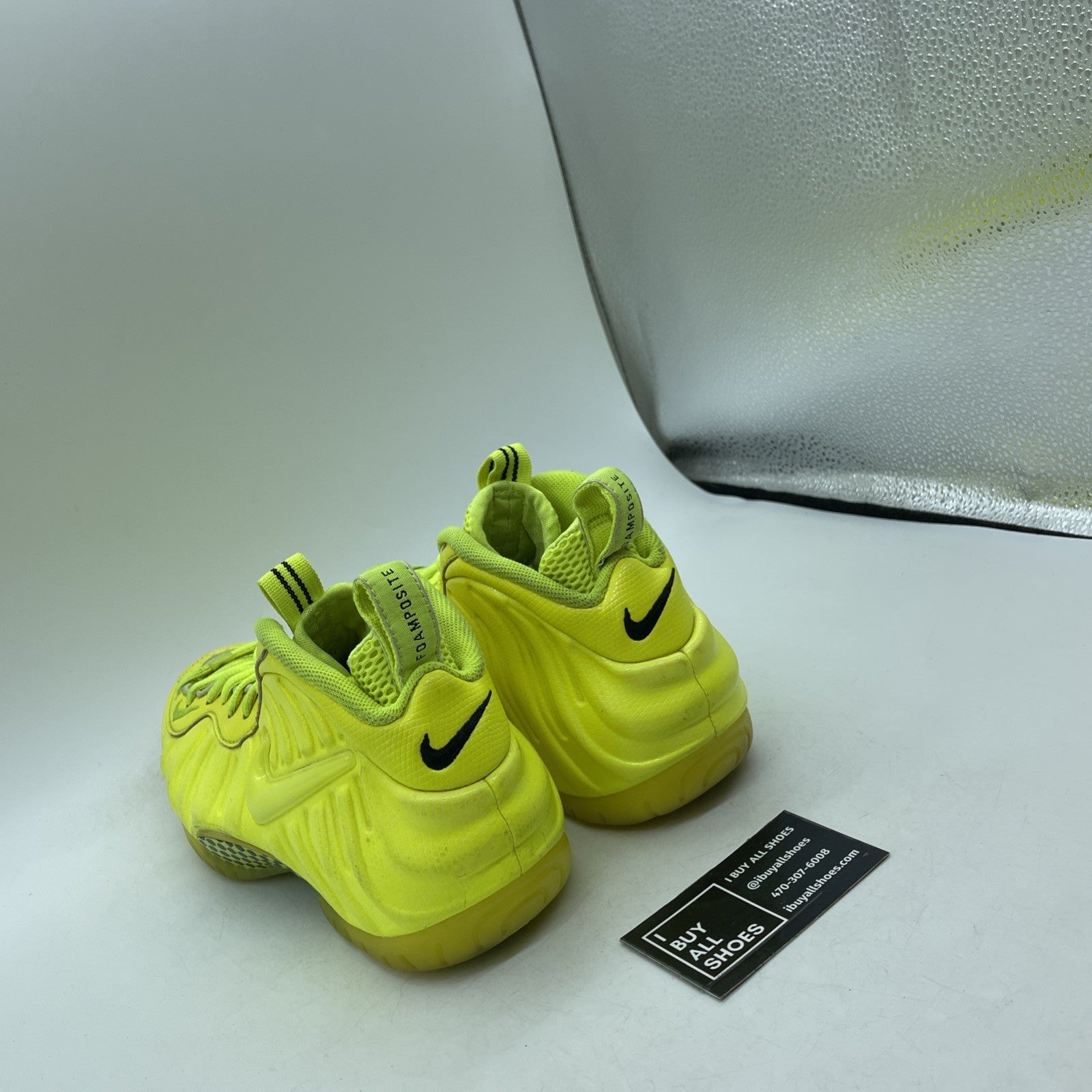 Size 7.5 - Nike Air Foamposite Pro Volt 2014 (624041-700)