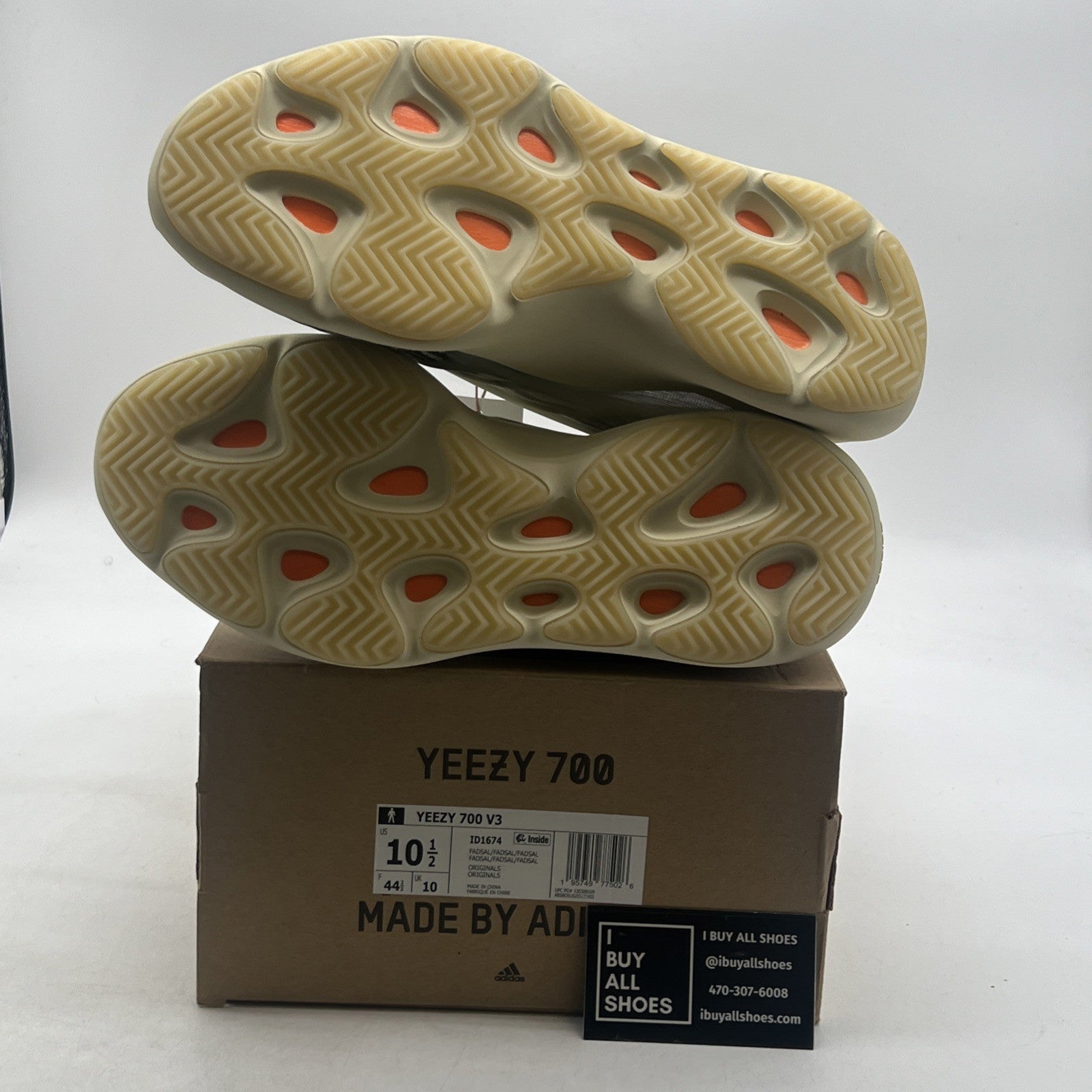 Size 10.5 - adidas Yeezy 700 V3 Fade Salt (ID1674)