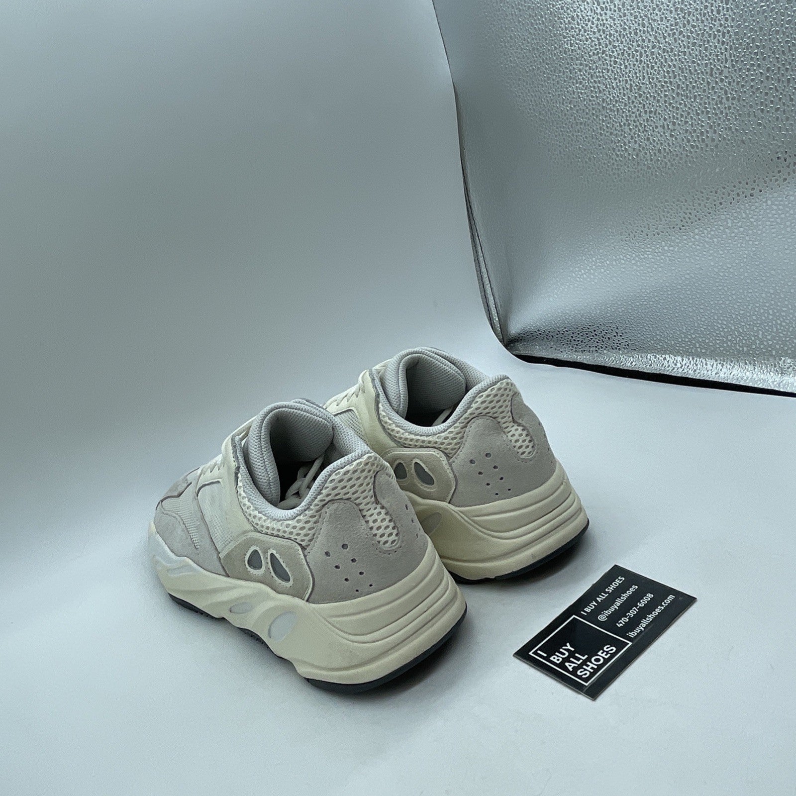 Size 9.5 - adidas Yeezy Boost 700 Low Analog (EG7596)