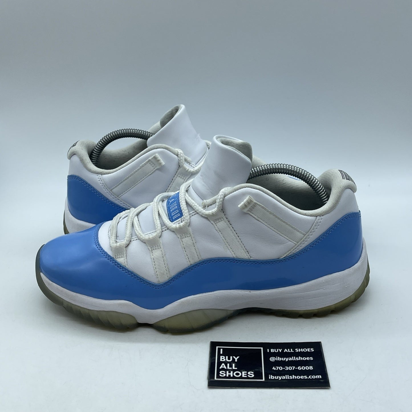 Size 9.5 - Jordan 11 Retro Low UNC 2017 Blue White (528895-106)